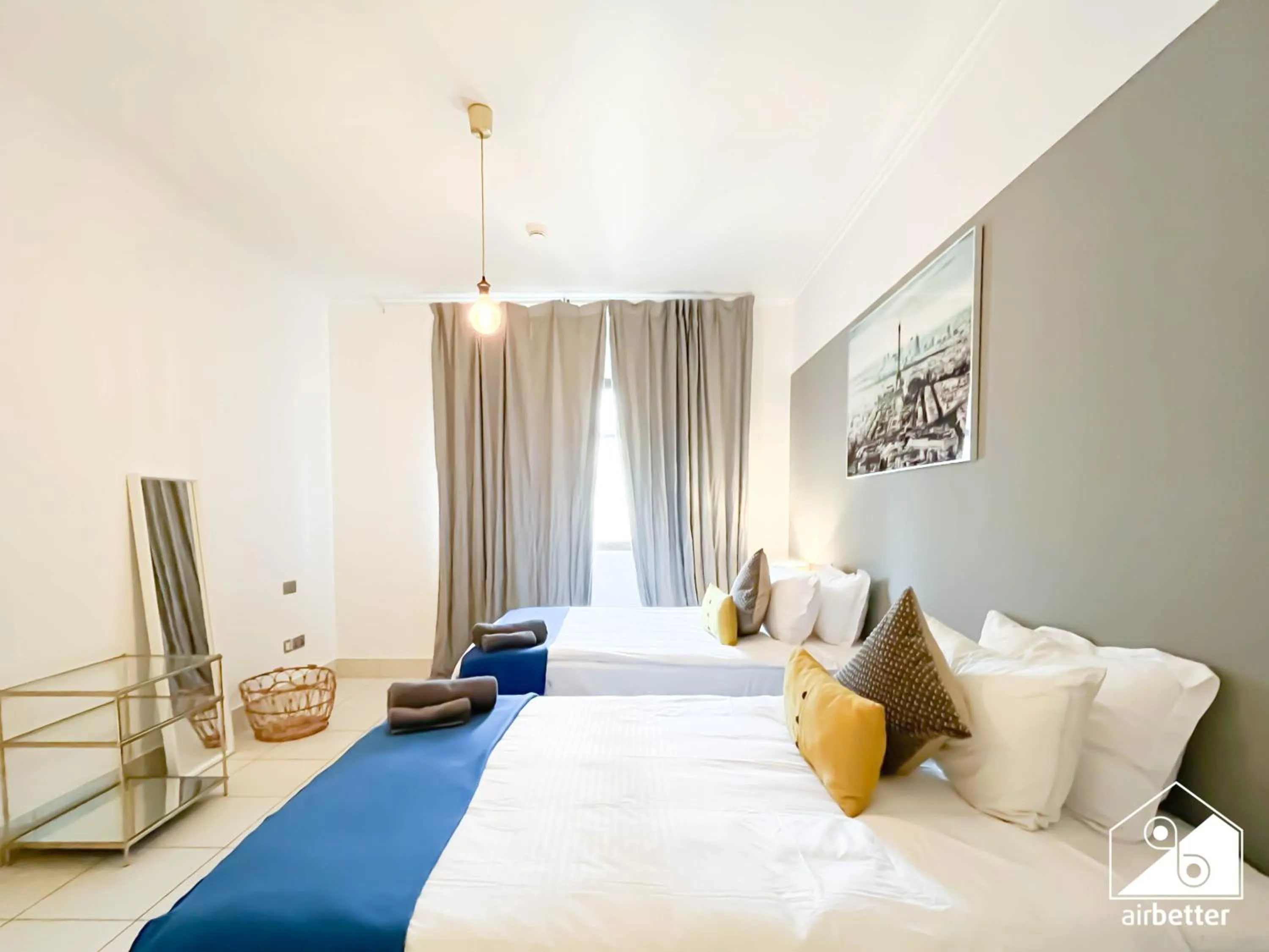 Bed in Luxury 2Bedroom in Dubai Old Town with Burj View