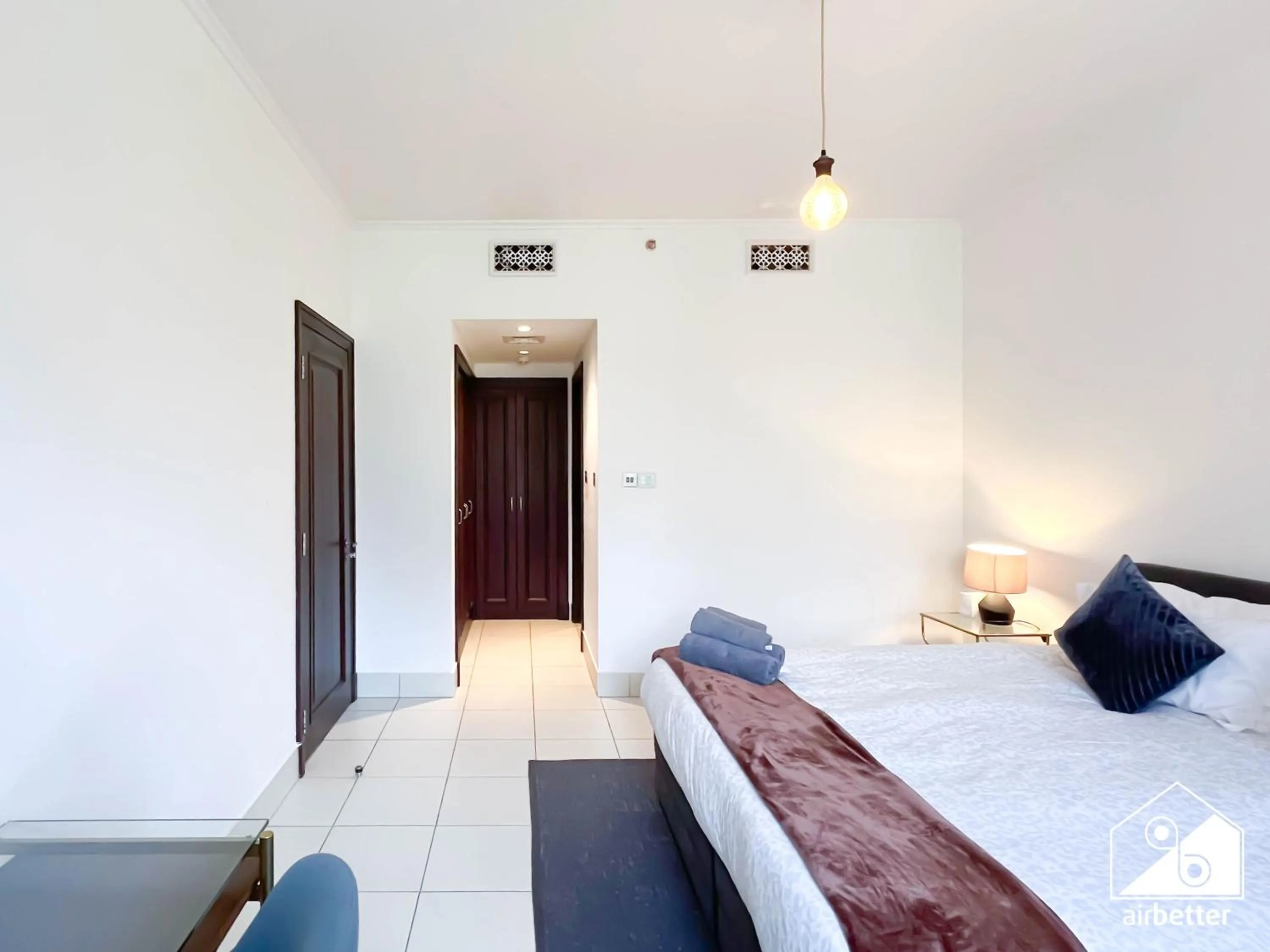 Bed in Luxury 2Bedroom in Dubai Old Town with Burj View