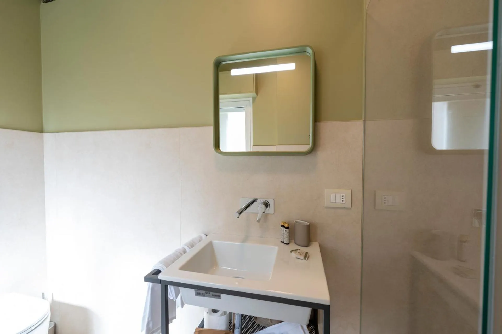 Bathroom in Cristal Palace Hotel