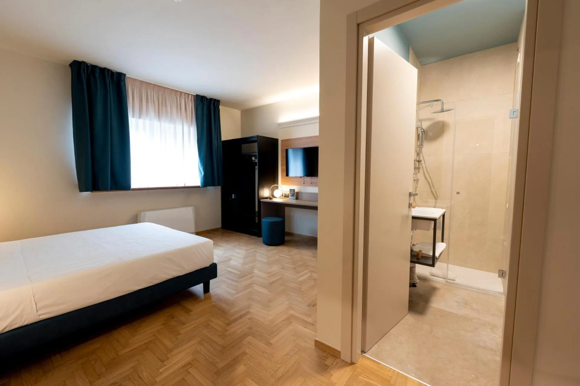 Bed in Cristal Palace Hotel