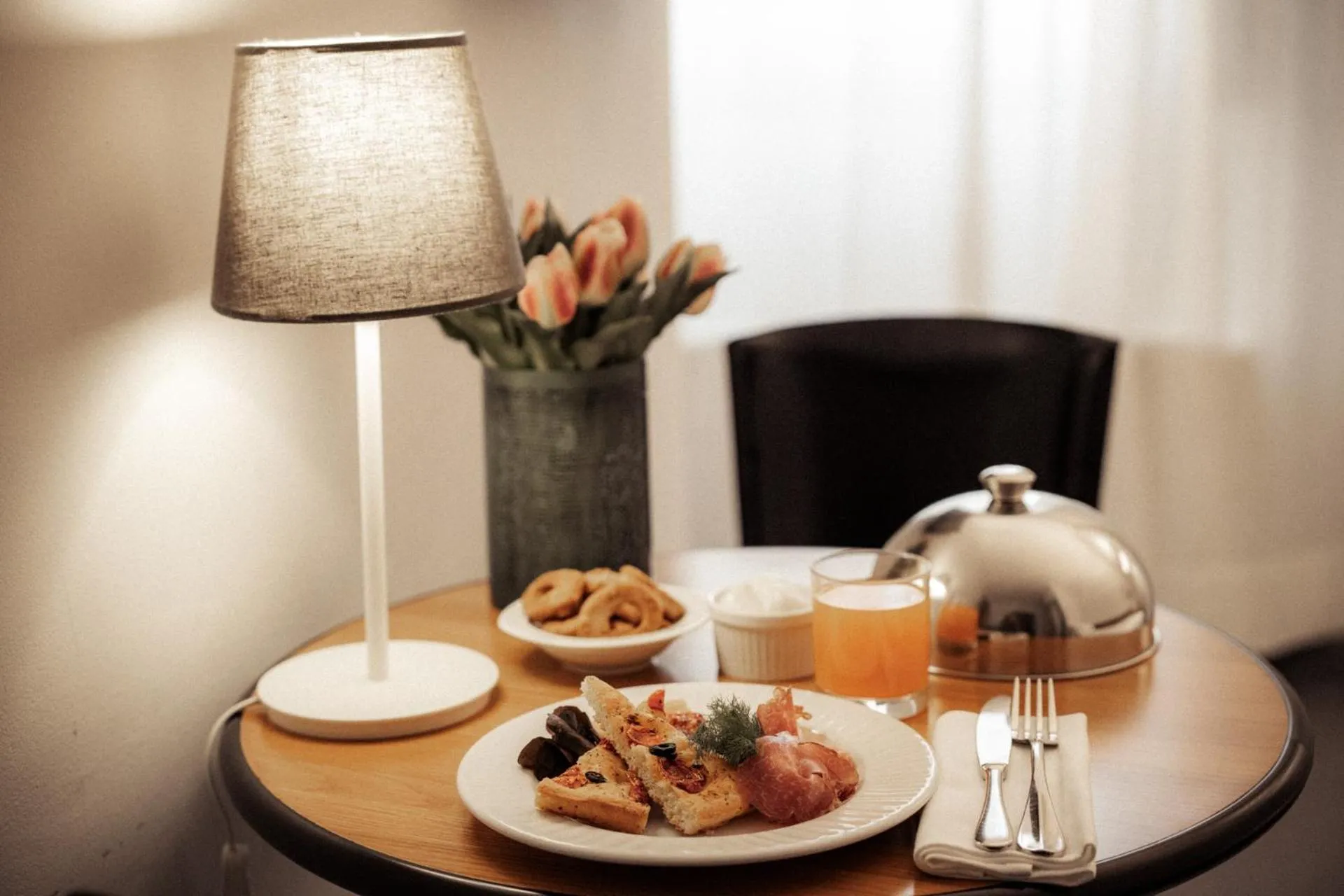 Food and drinks in Cristal Palace Hotel