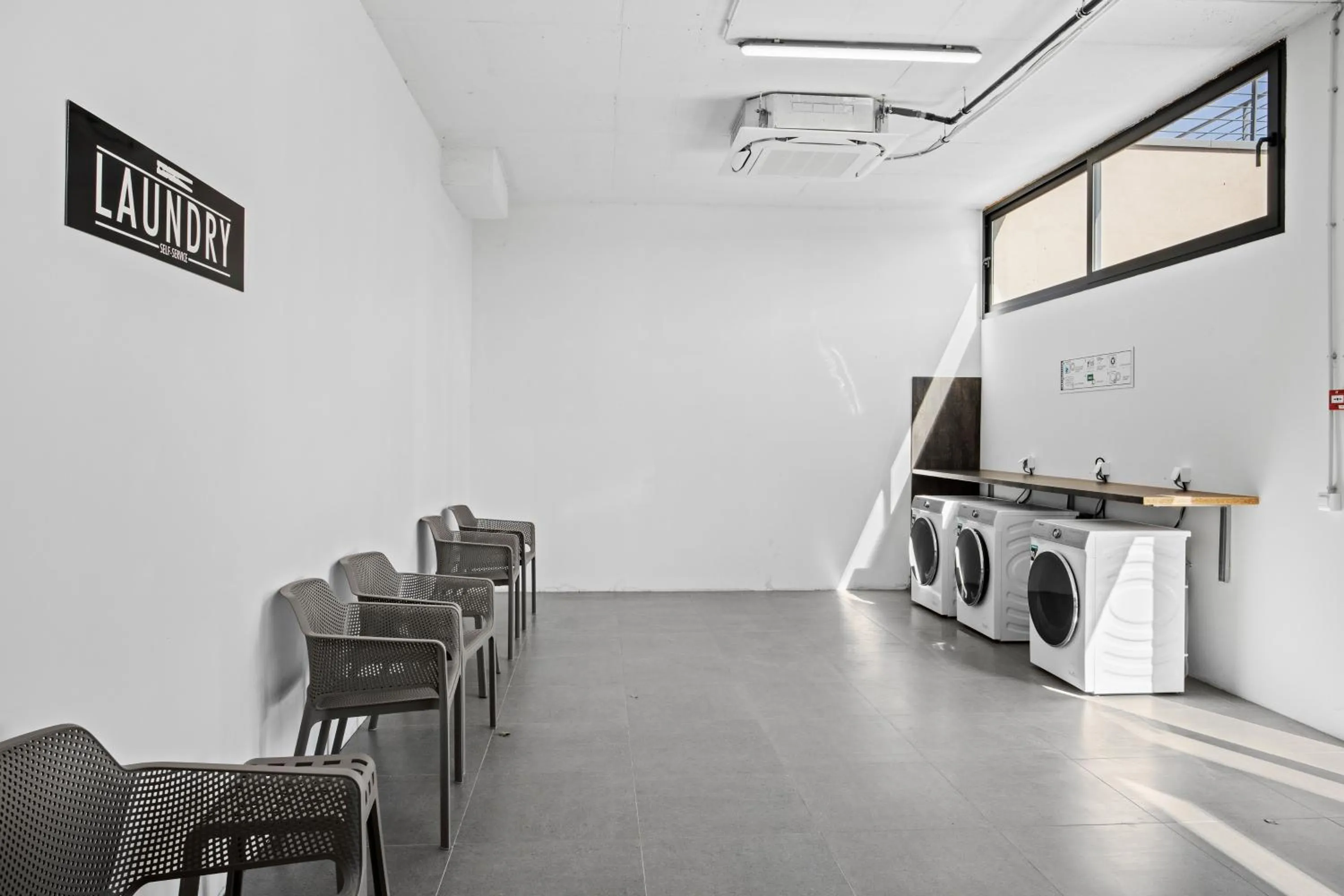 laundry in Residence Del Mar Emotion