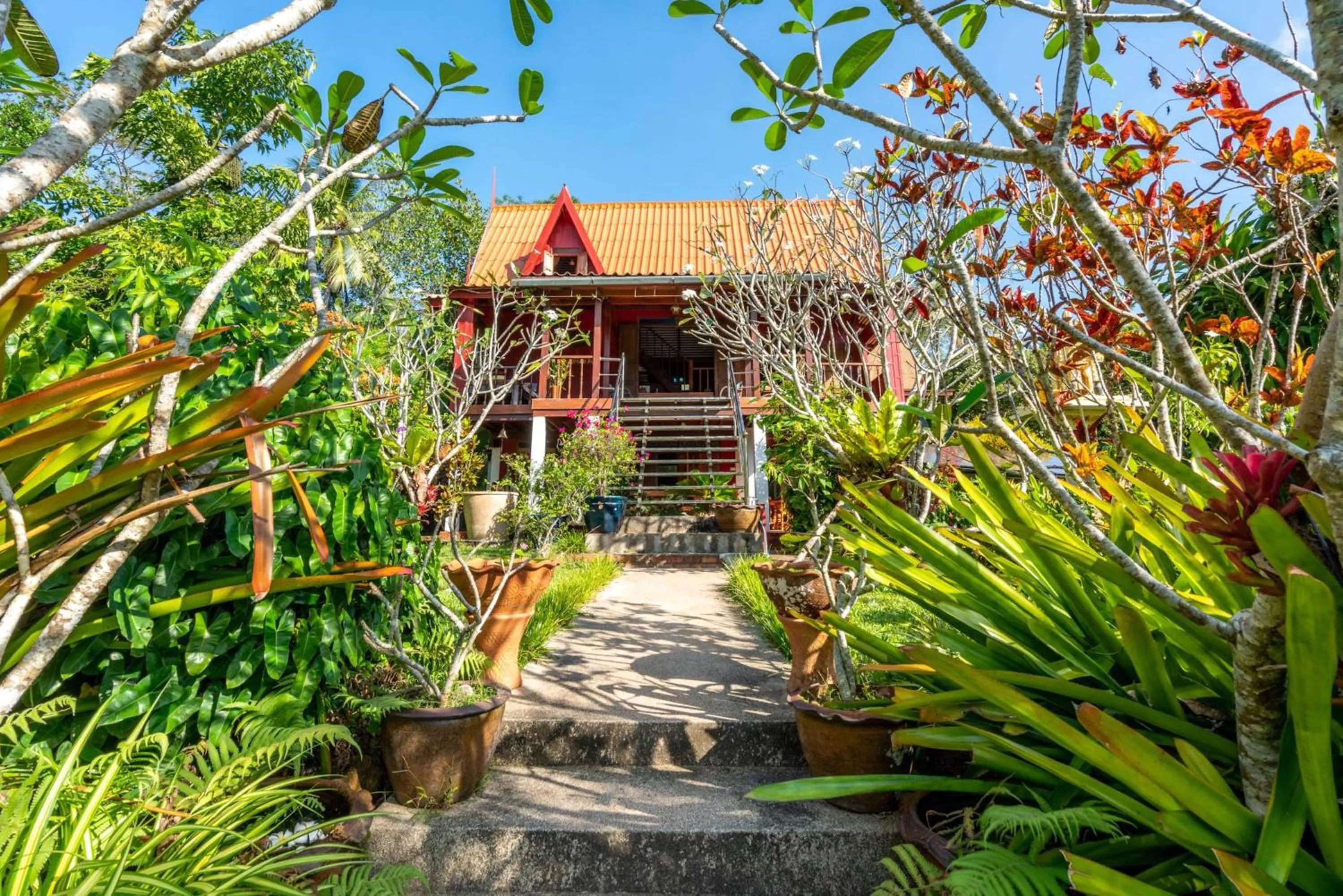 Property building in Piman Pu