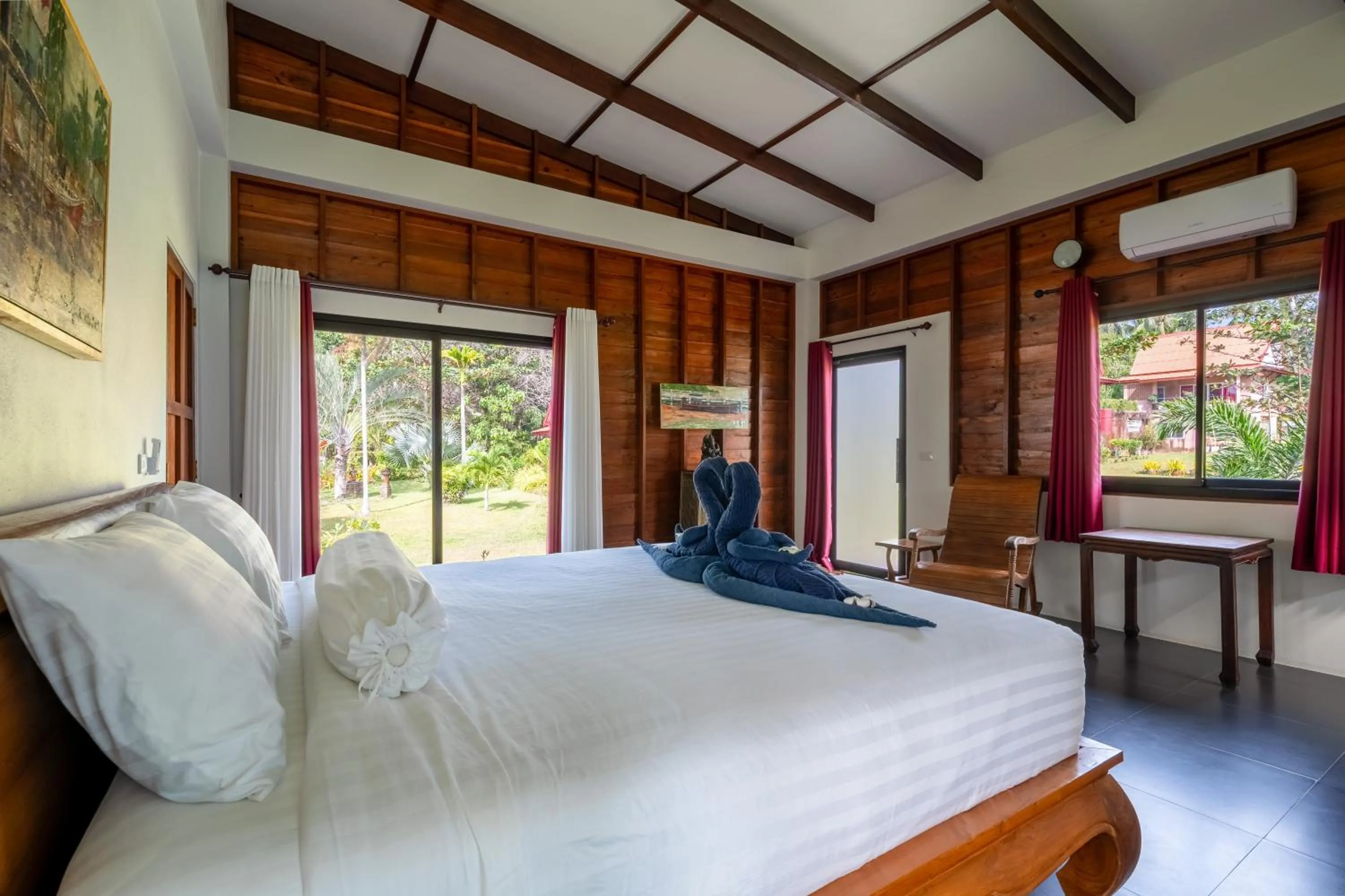 Bedroom, Bed in Piman Pu