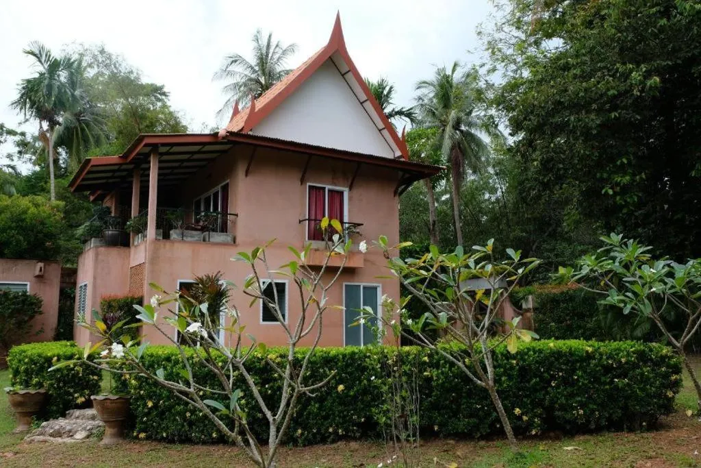 Property building in Piman Pu