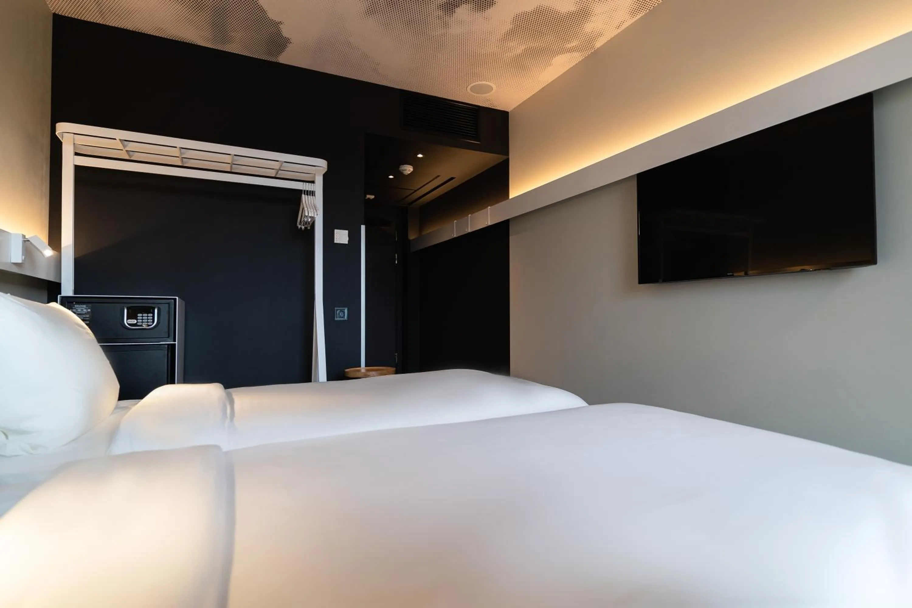 Bed in ibis Lviv Center