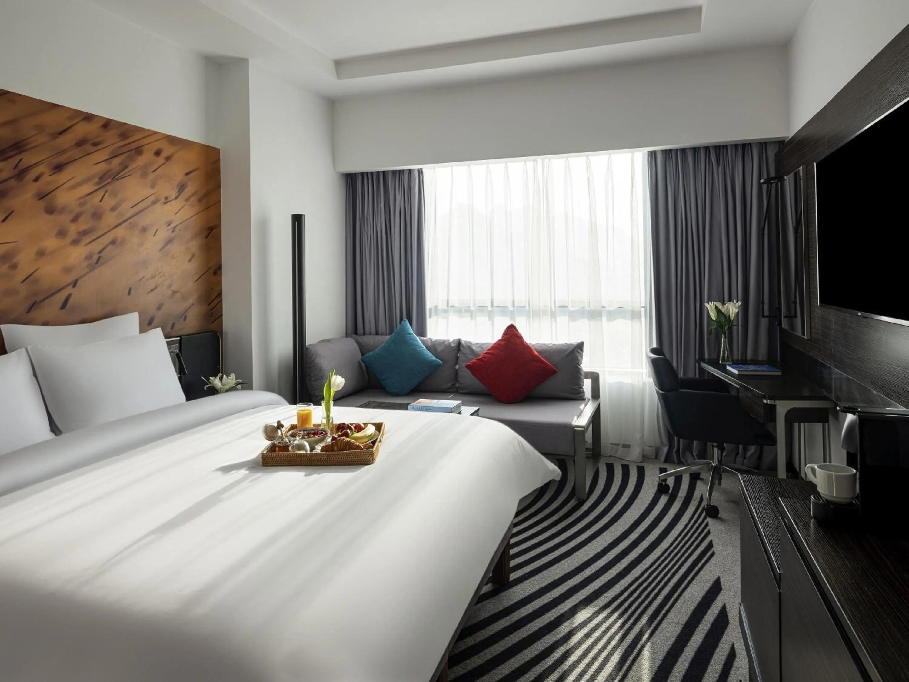 Bedroom, Bed in Novotel Makkah Thakher City