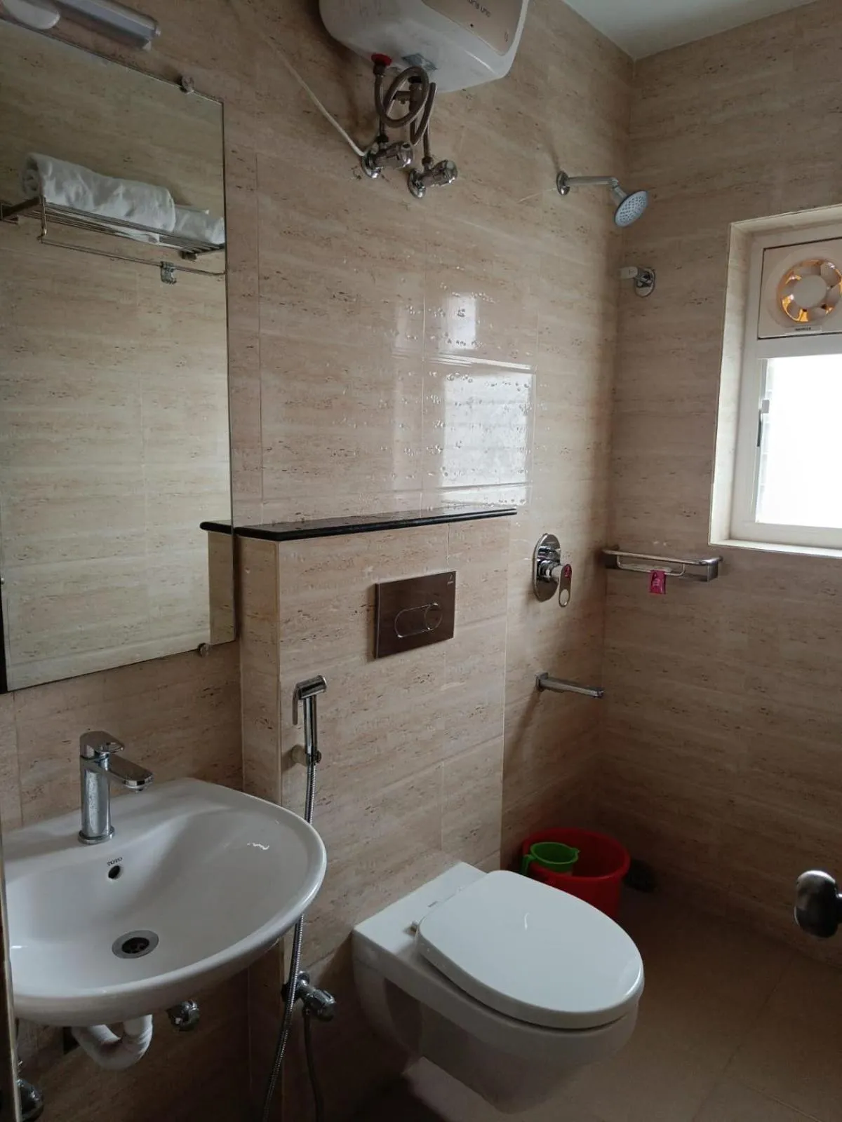 Bathroom in Sheldon Inn Kolkata