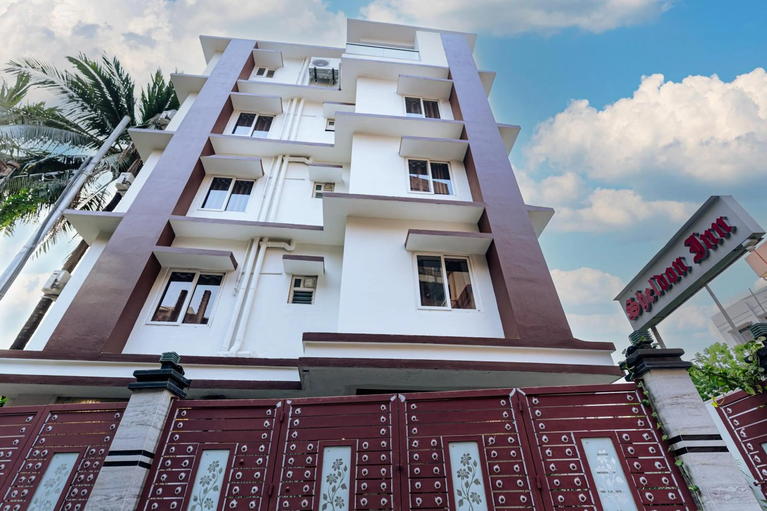 Property building in Sheldon Inn Kolkata