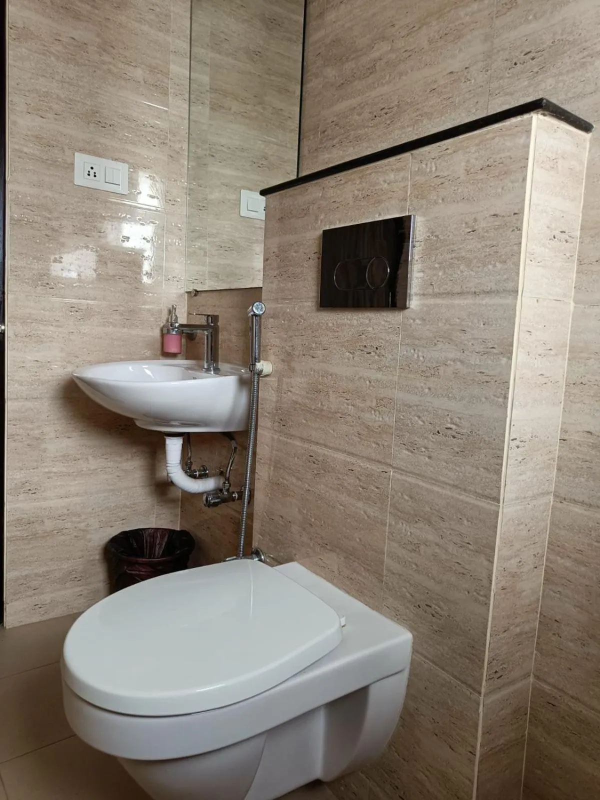 Bathroom in Sheldon Inn Kolkata