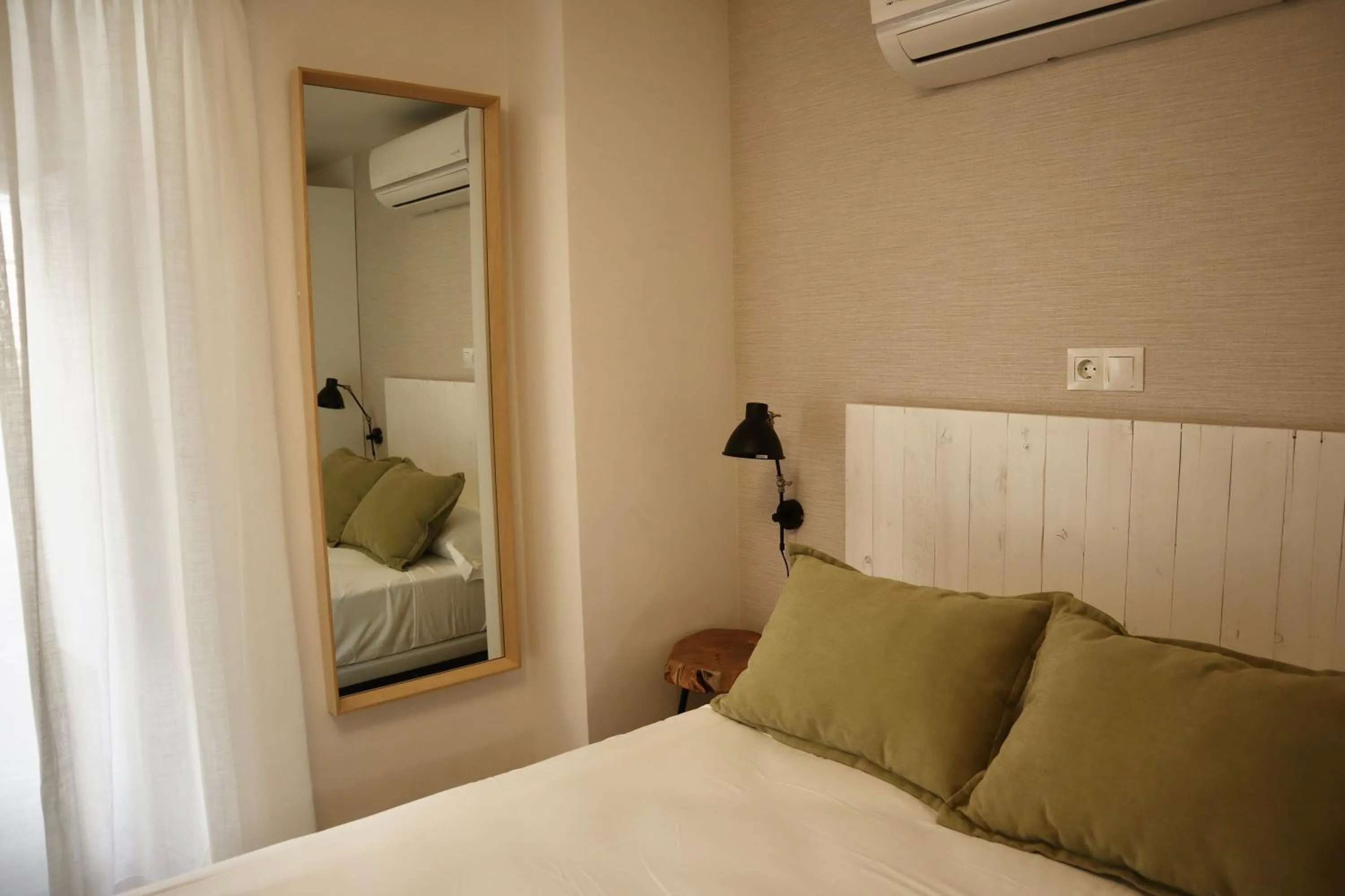 Other, Bed in Merced10 1A