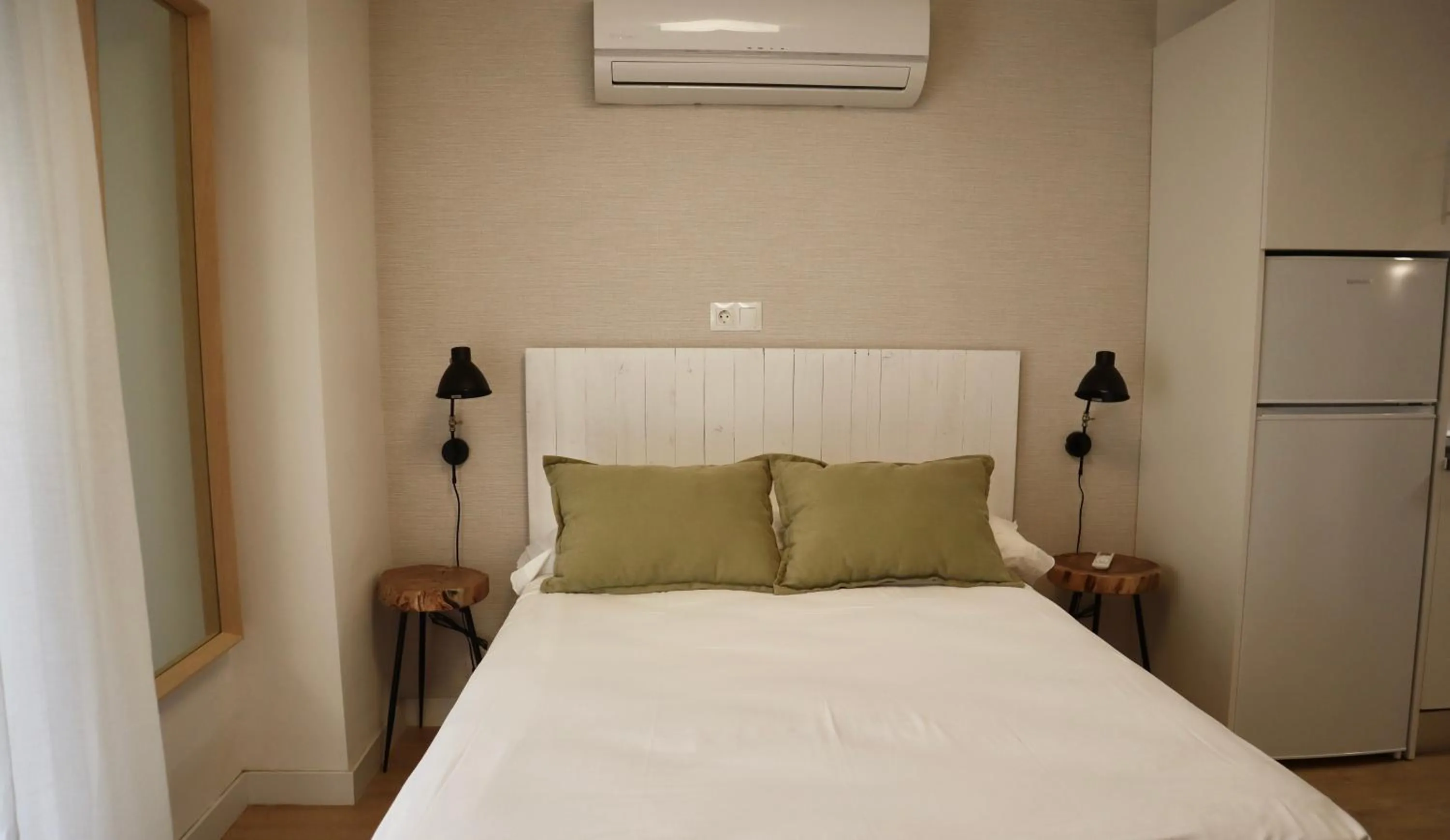Other, Bed in Merced10 1A