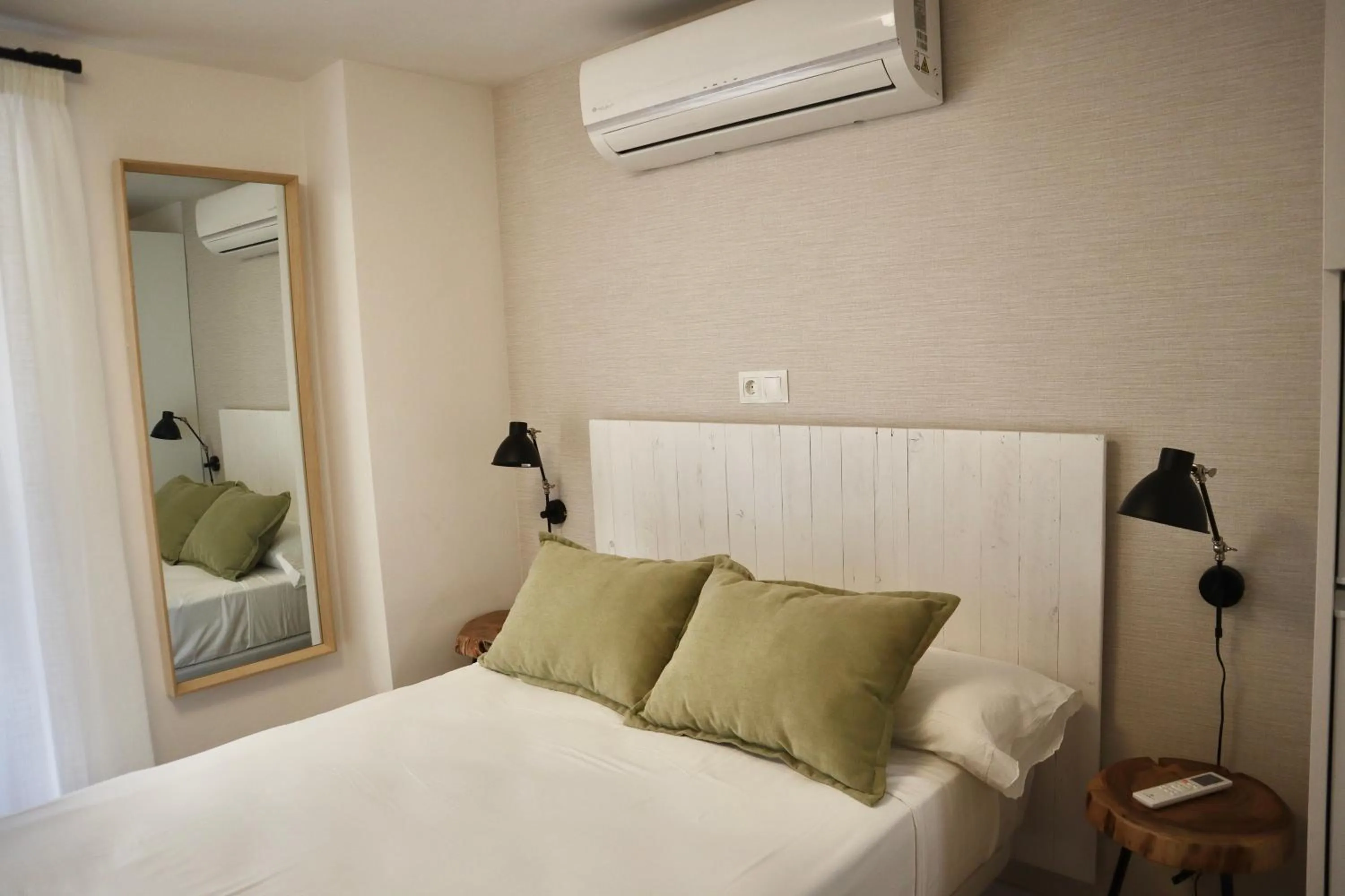 Other, Bed in Merced10 1A
