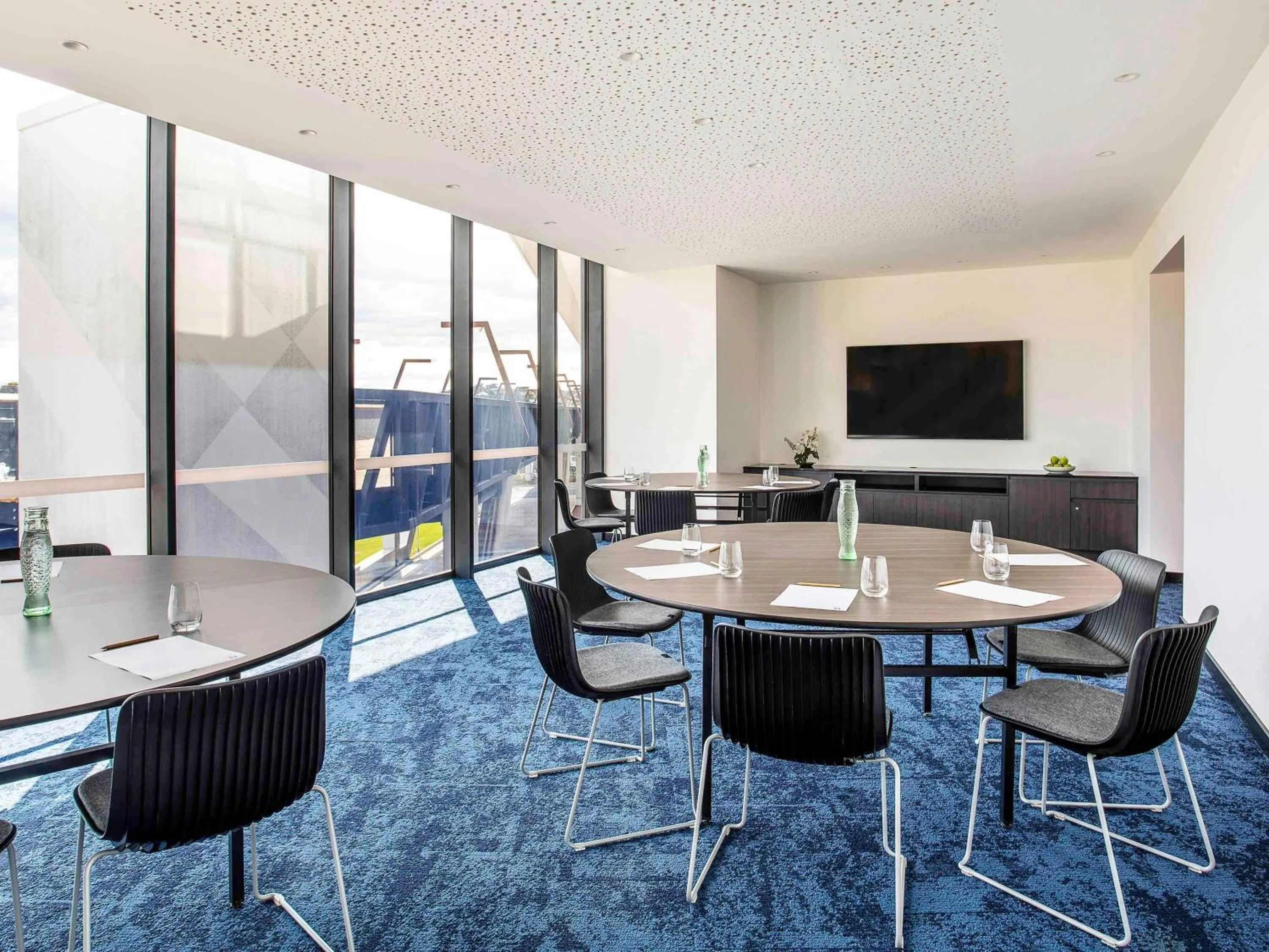 Meeting/conference room in Novotel Devonport