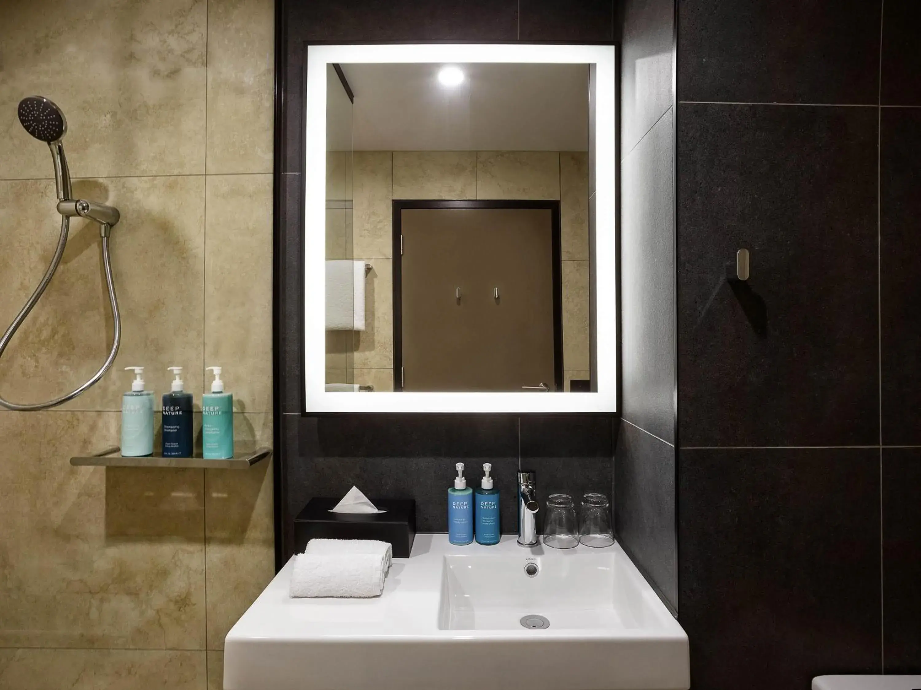 Standard Room with Two Queen Beds in Novotel Devonport Standard Room with Two Queen Beds in Novotel Devonport