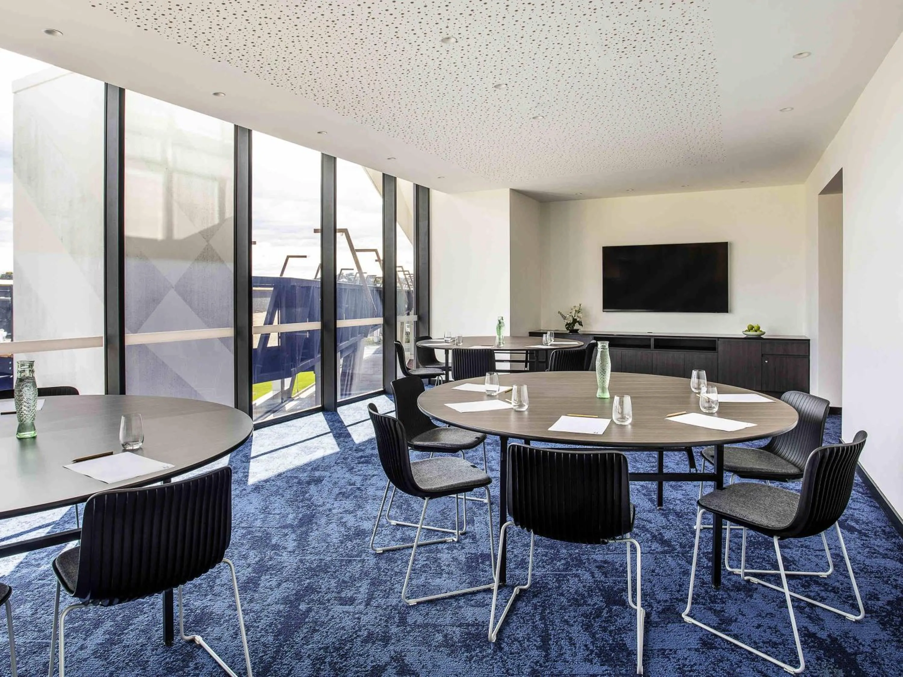 Meeting/conference room in Novotel Devonport