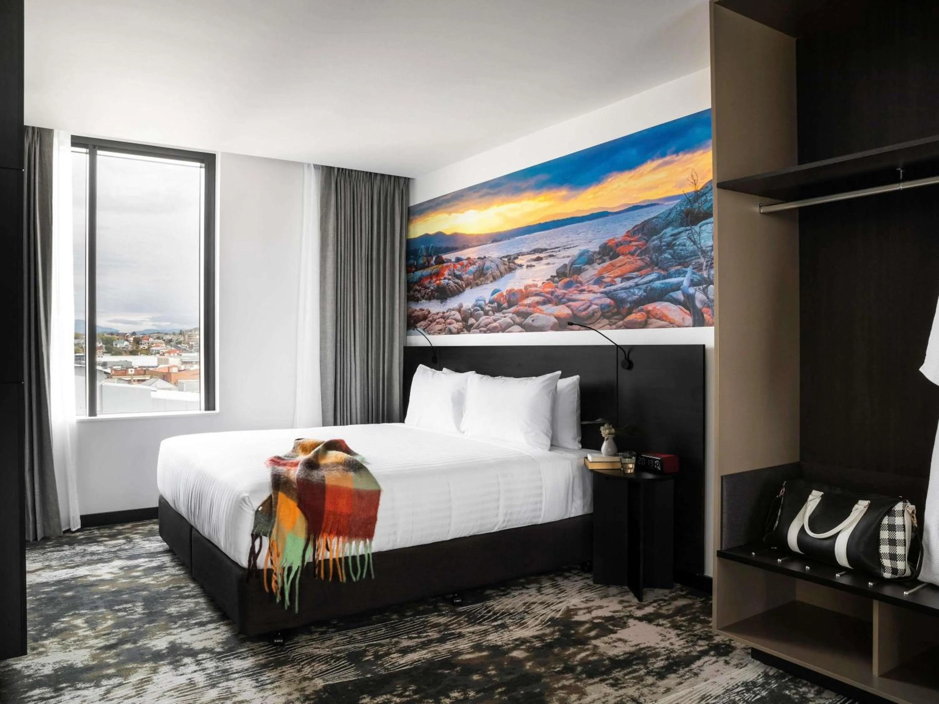 Bedroom, Bed in Novotel Devonport