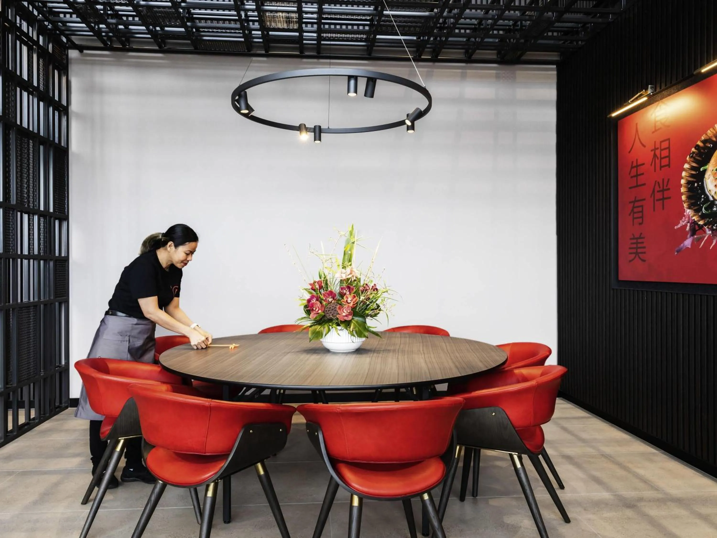 Restaurant/places to eat in Novotel Devonport