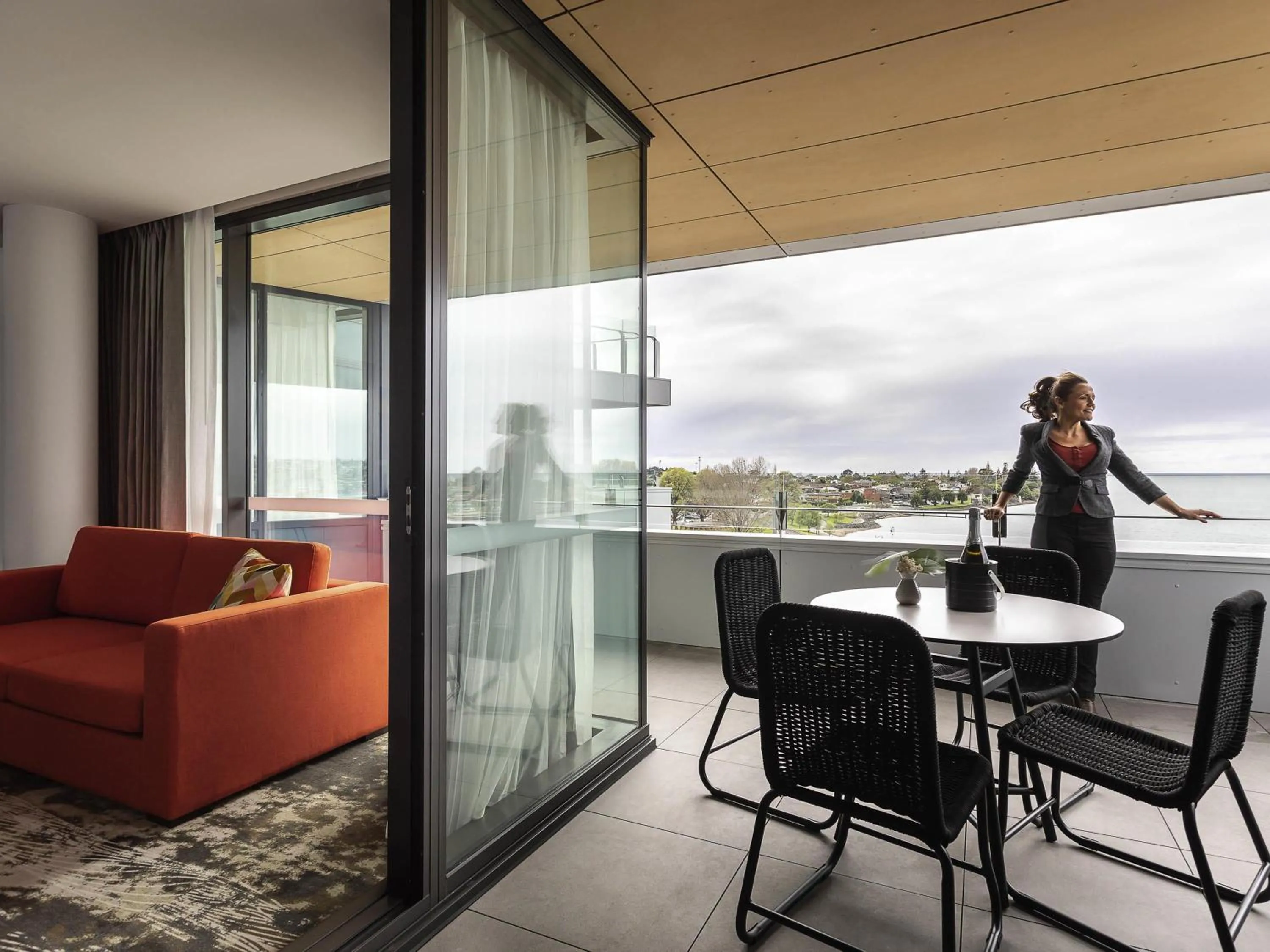 Photo of the whole room in Novotel Devonport