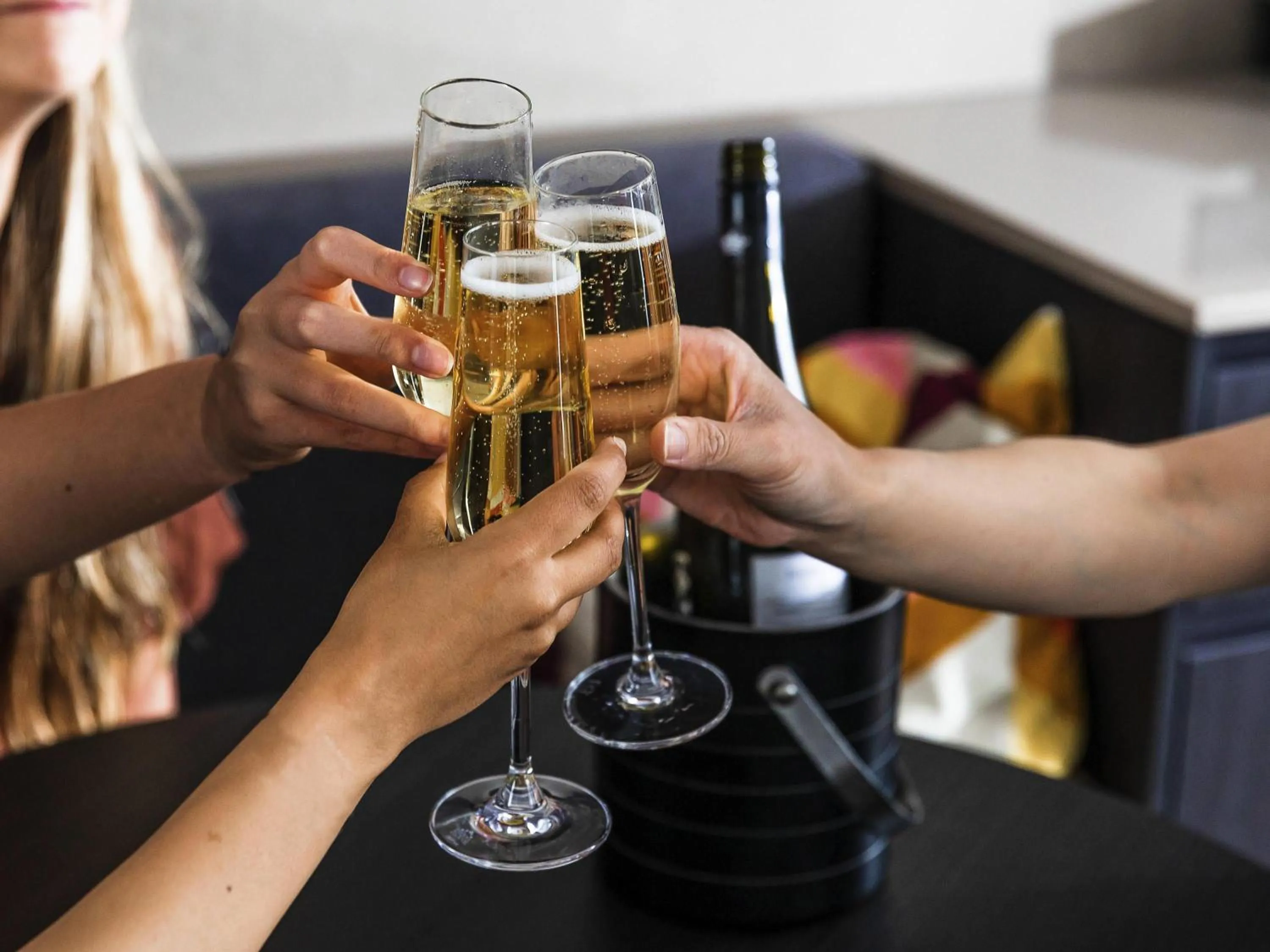 Restaurant/places to eat in Novotel Devonport