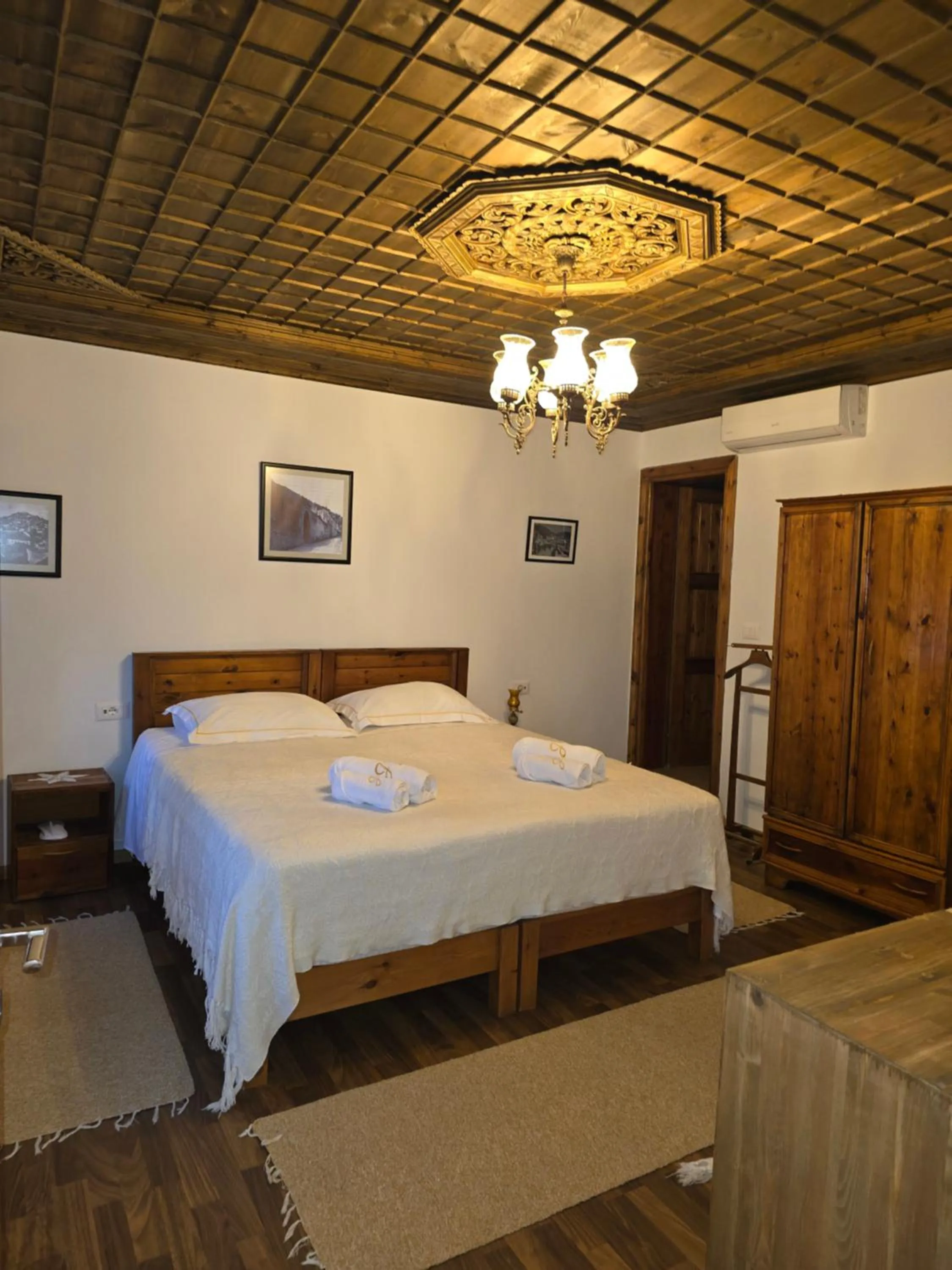 Bed in Guest House J.Prifti