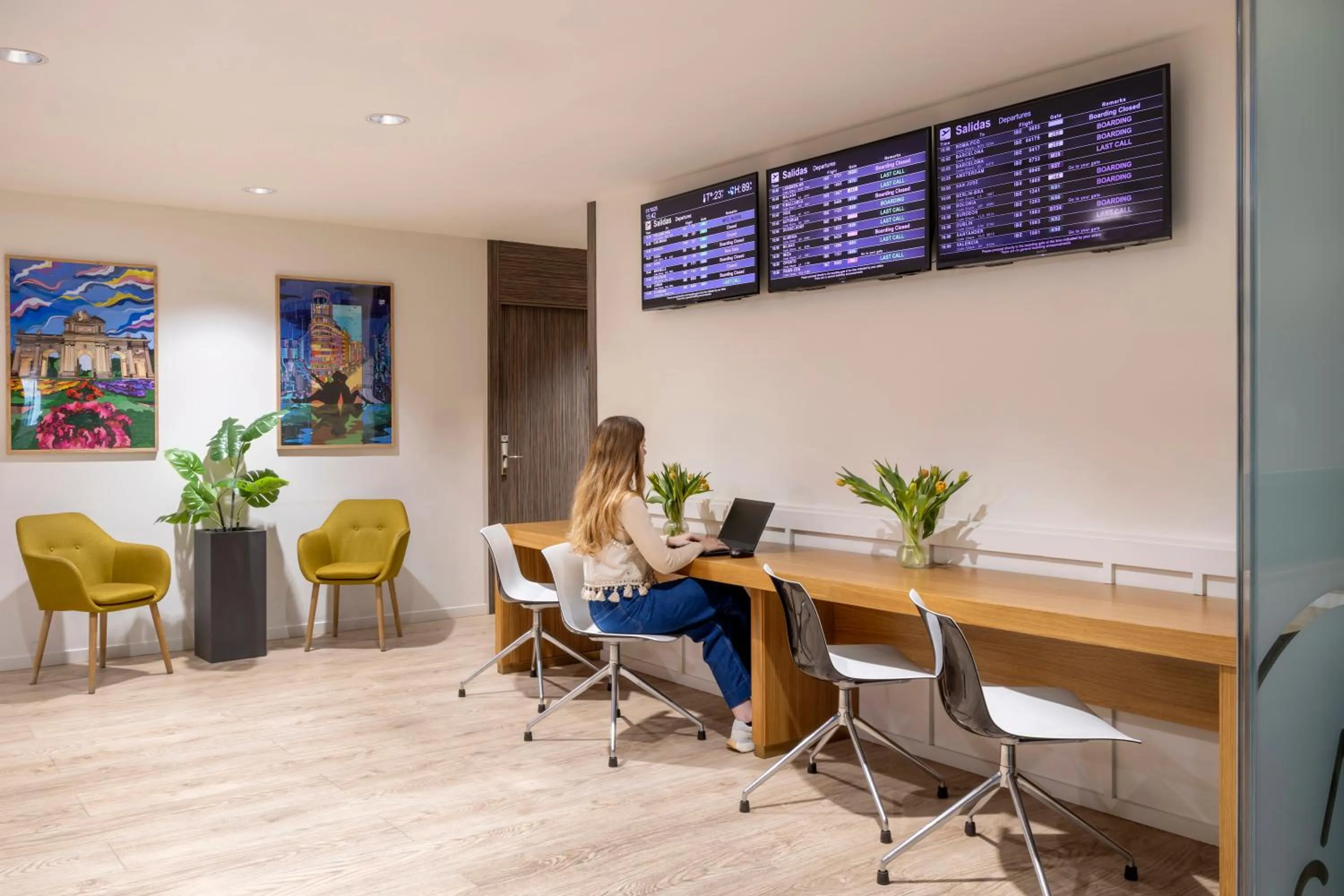 Seating area in Aerotel Madrid Airport - Terminal 4
