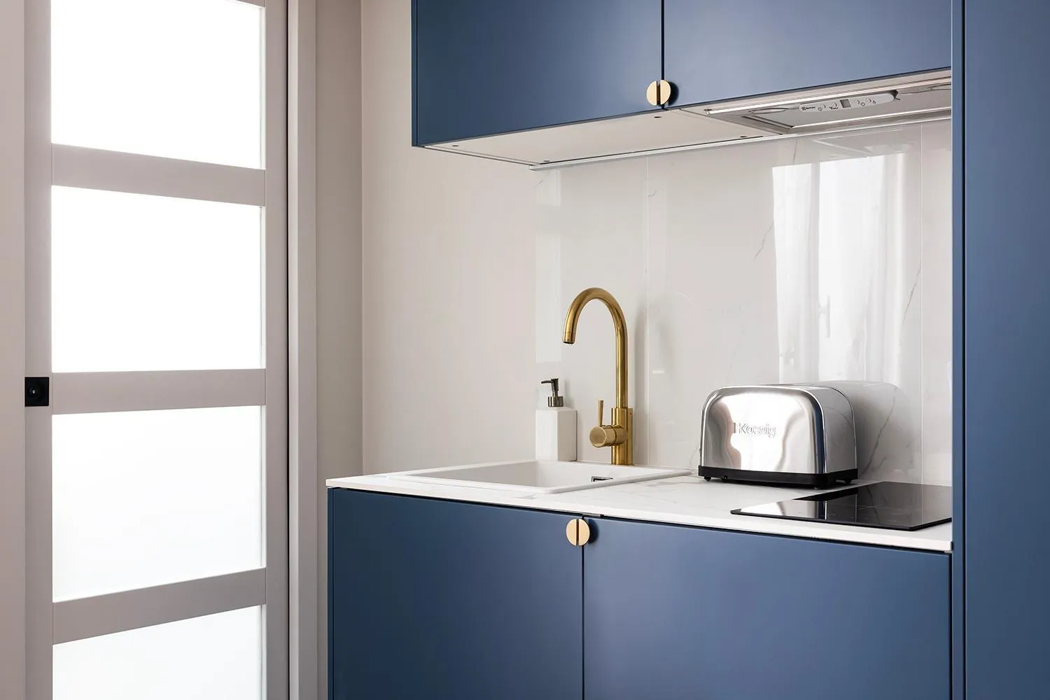 Kitchen or kitchenette in Appart Hôtel Résidence Courcelle