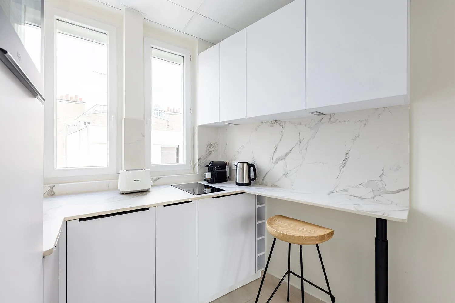 Coffee/tea facilities in Appart Hôtel Résidence Courcelle