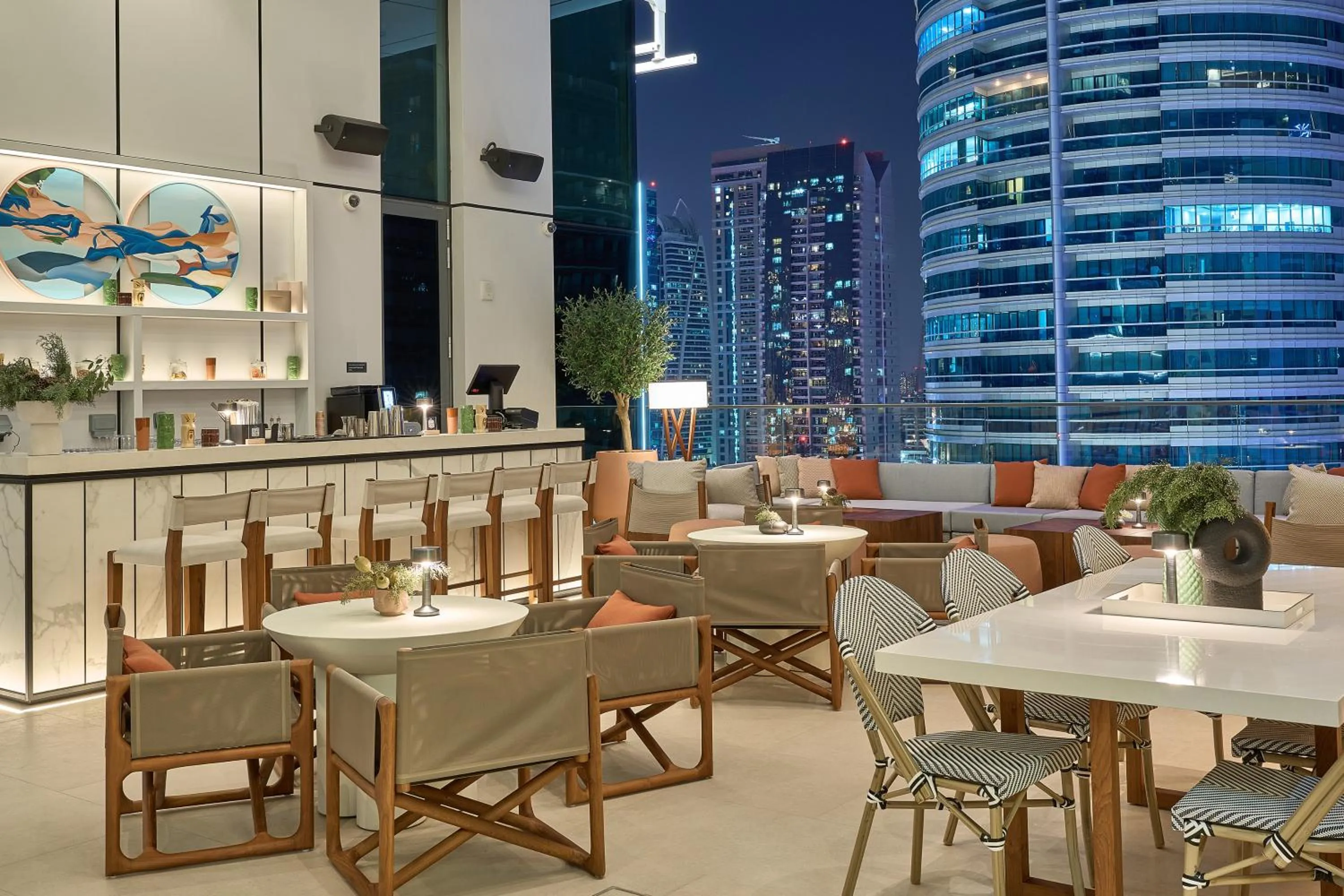 Restaurant/places to eat in Vida Dubai Marina & Yacht Club