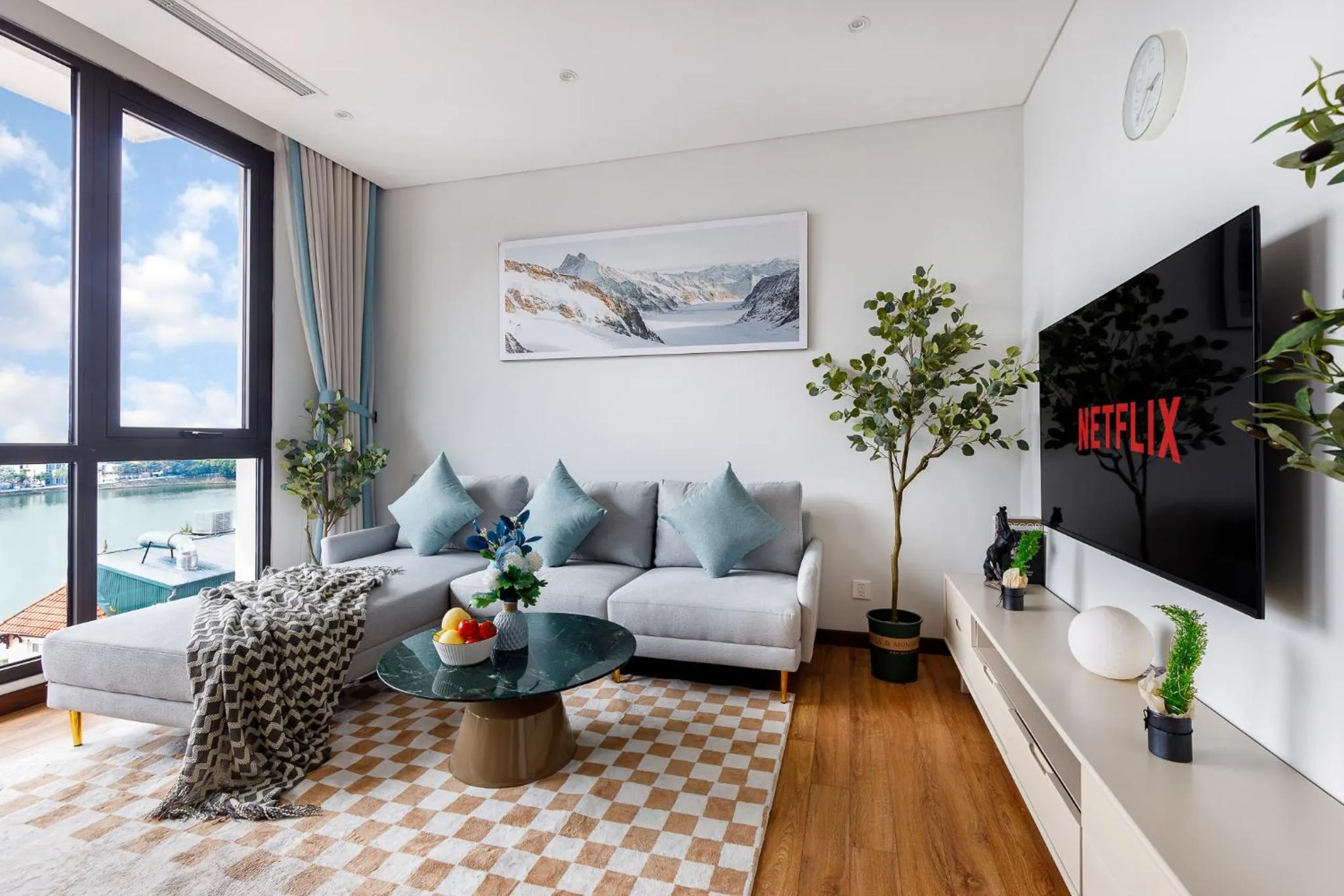 TV and multimedia in Margaery Boutique Apartment & Skyon9 Rooftop Bar