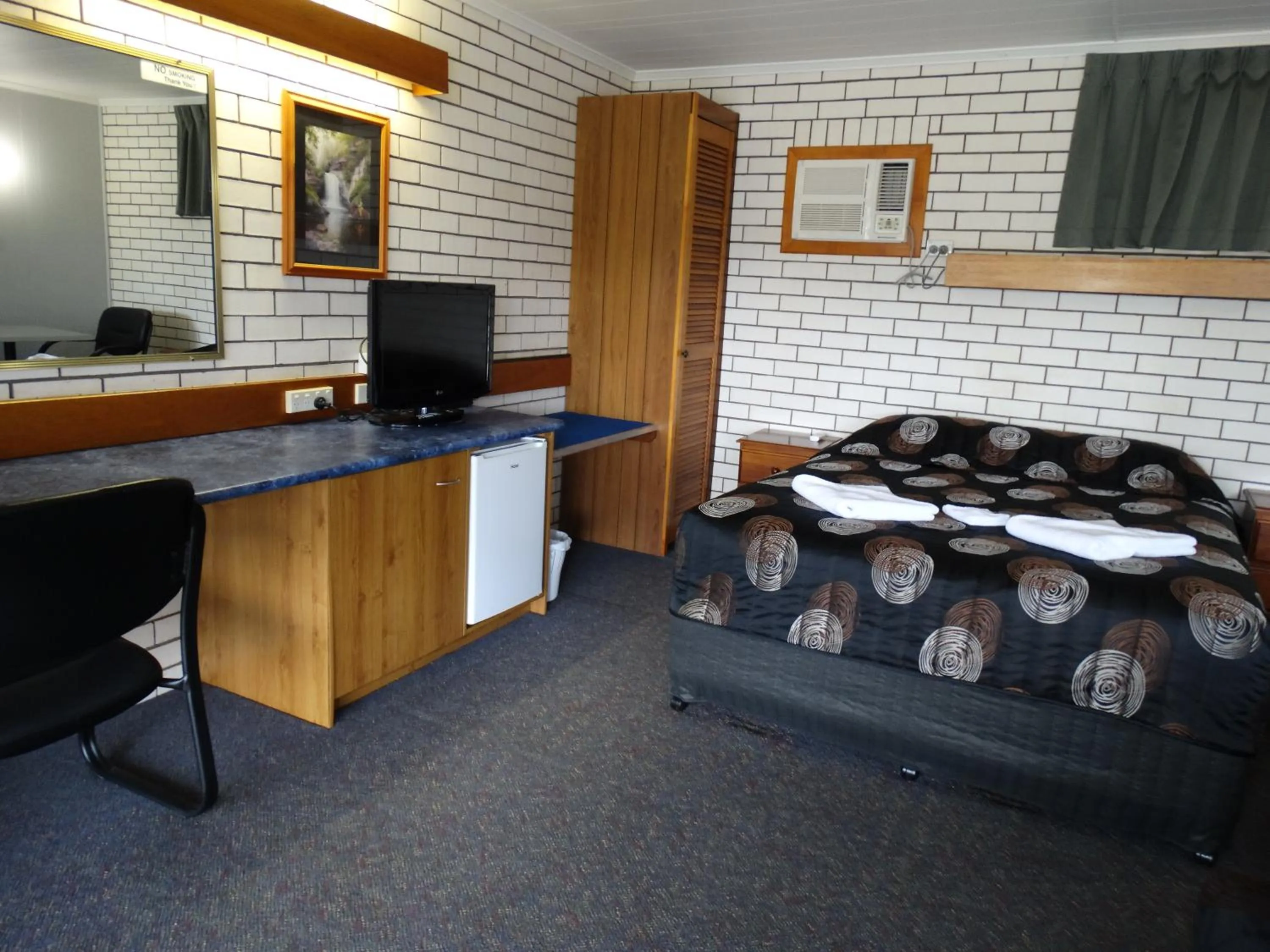 Photo of the whole room in Gayndah A Motel