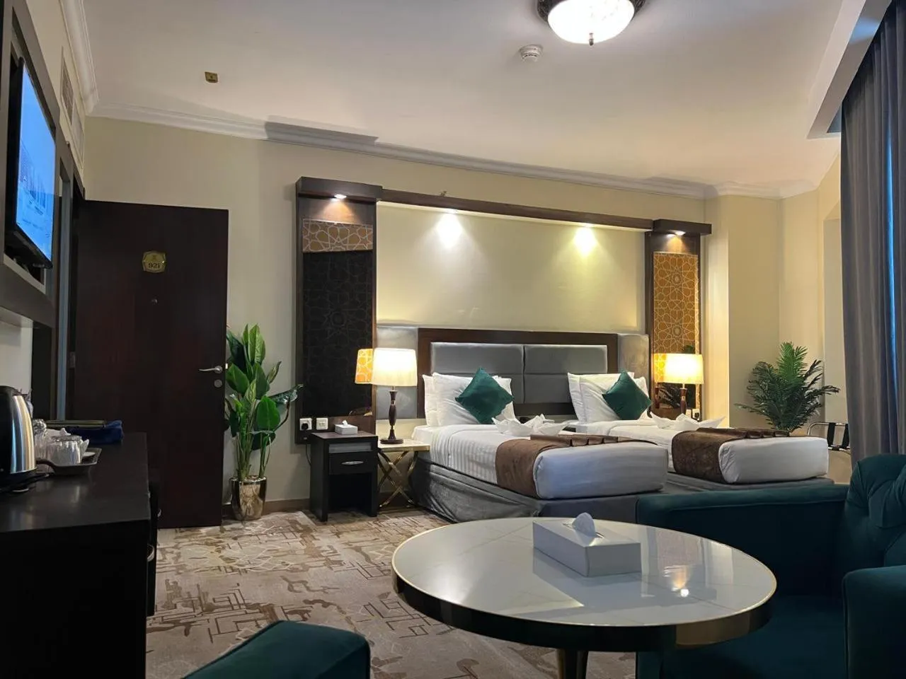 Bedroom, Bed in Sky View Hotel, Madinah