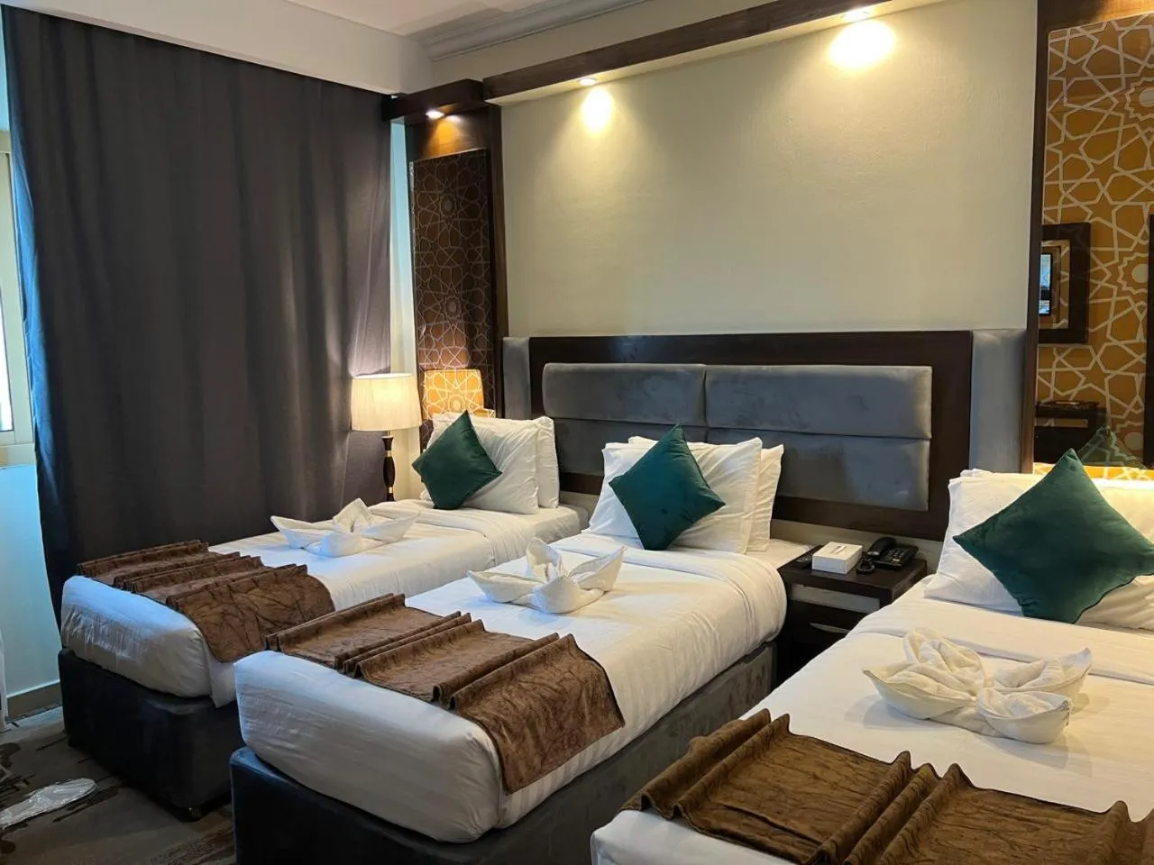 Bedroom, Bed in Sky View Hotel, Madinah