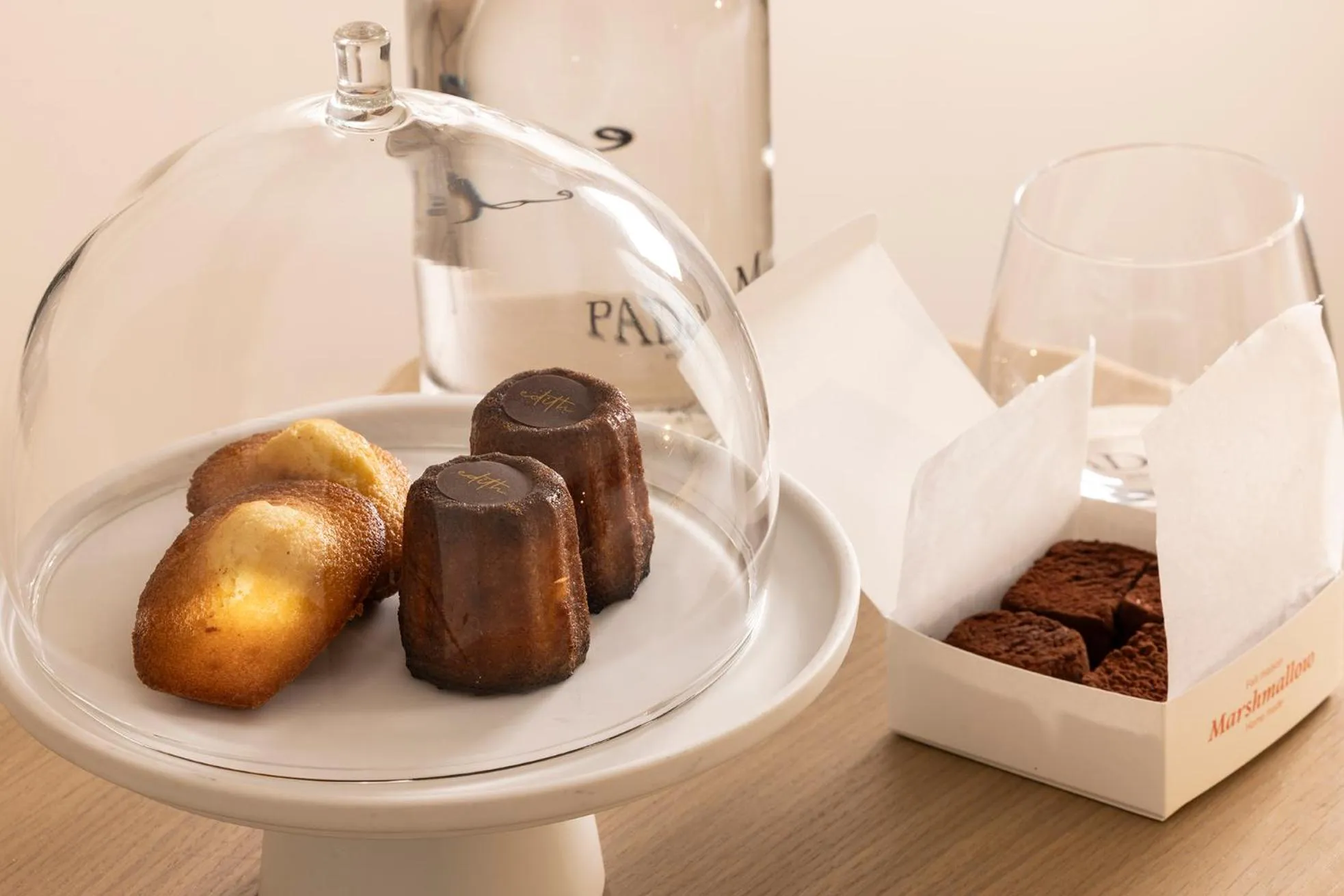 Bedroom in Padam Hôtel