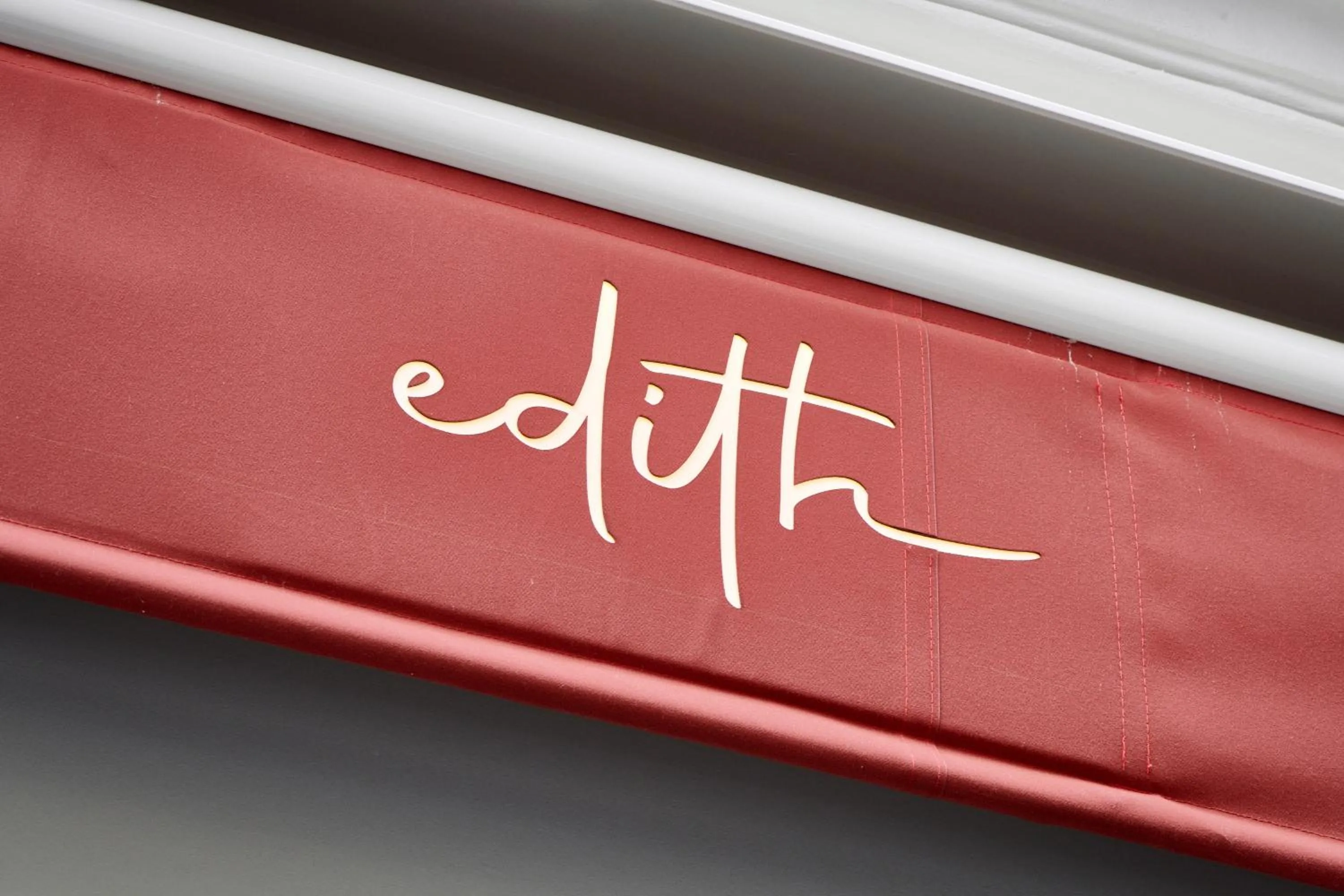 Restaurant/places to eat in Padam Hôtel