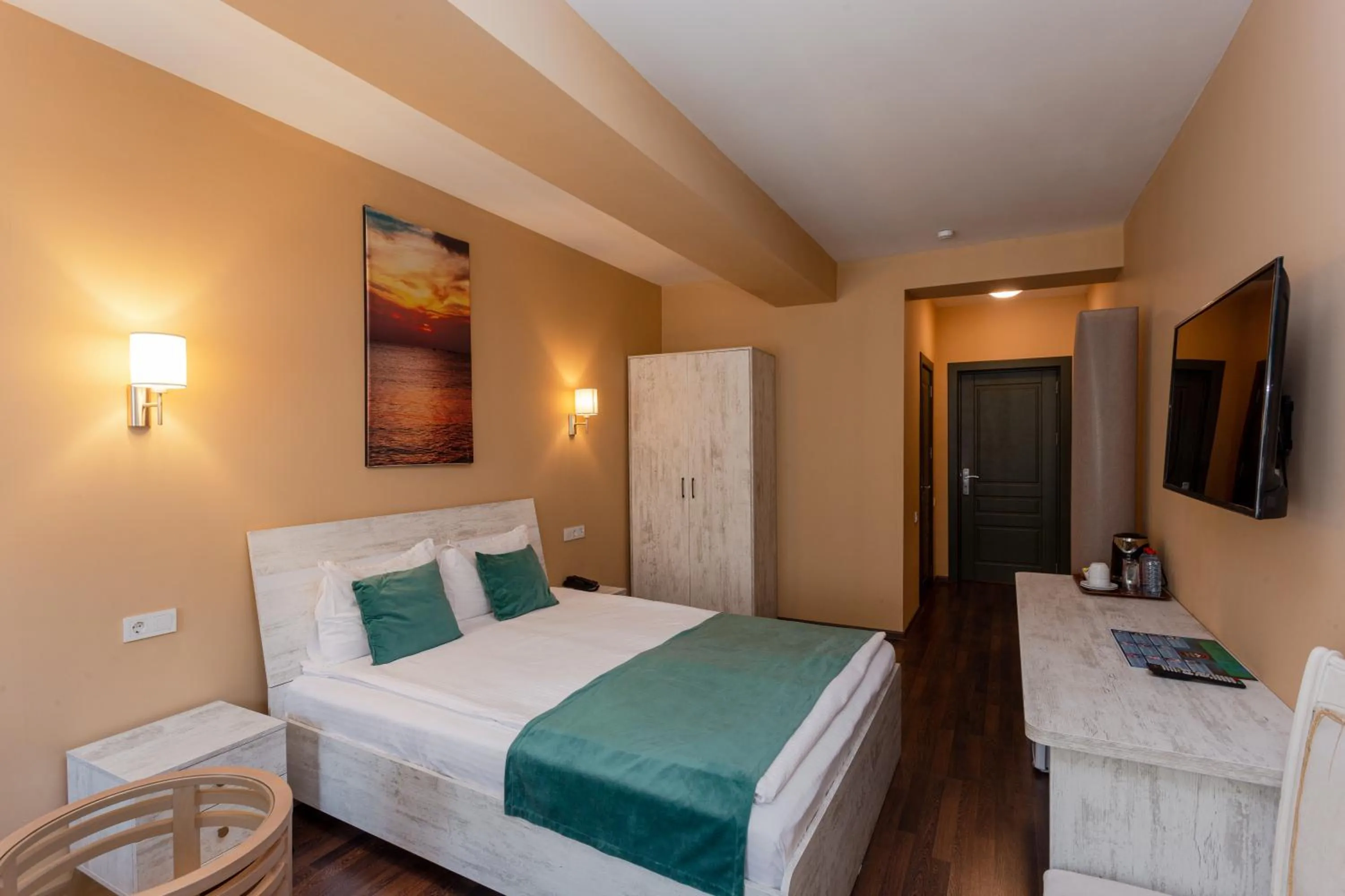 Deluxe Double or Twin Room with Mountain View - single occupancy in Maajid Quba Hotel&Restaurant Sanatorium