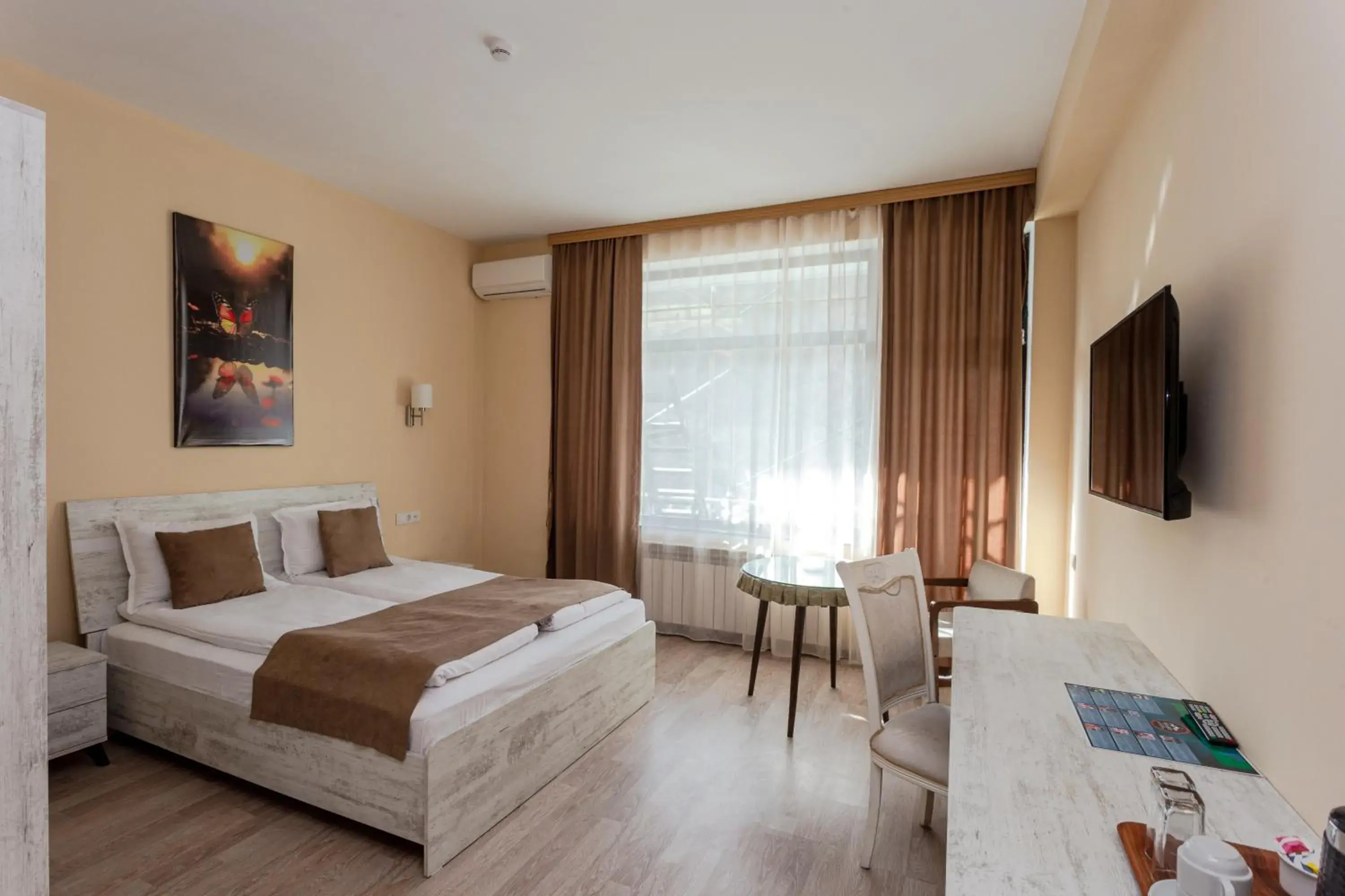 Deluxe Double or Twin Room with Mountain View - single occupancy in Maajid Quba Hotel&Restaurant Sanatorium Deluxe Double or Twin Room with Mountain View - single occupancy in Maajid Quba Hotel&Restaurant Sanatorium