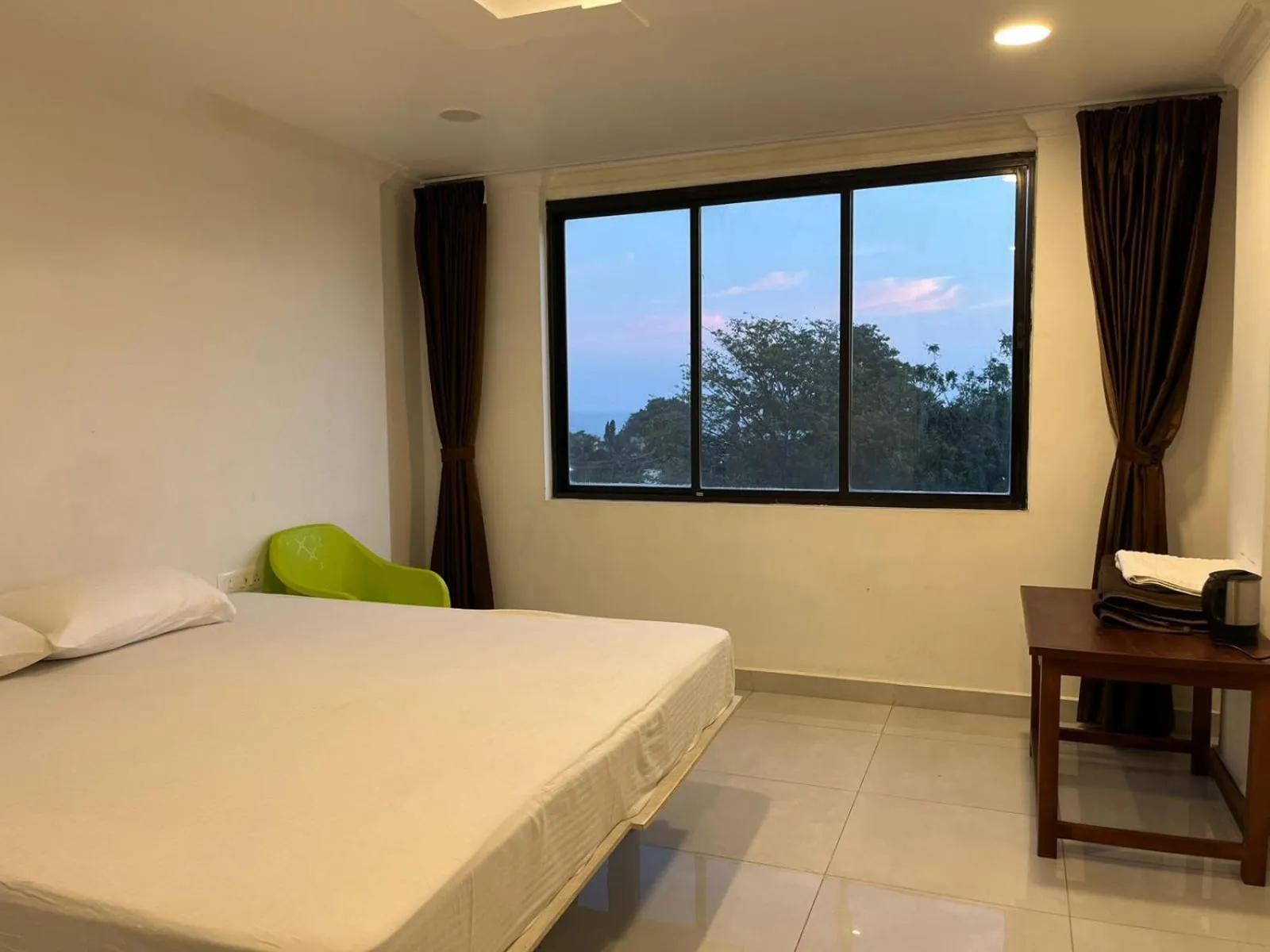 Photo of the whole room, Bed in Arlinjai Paradise