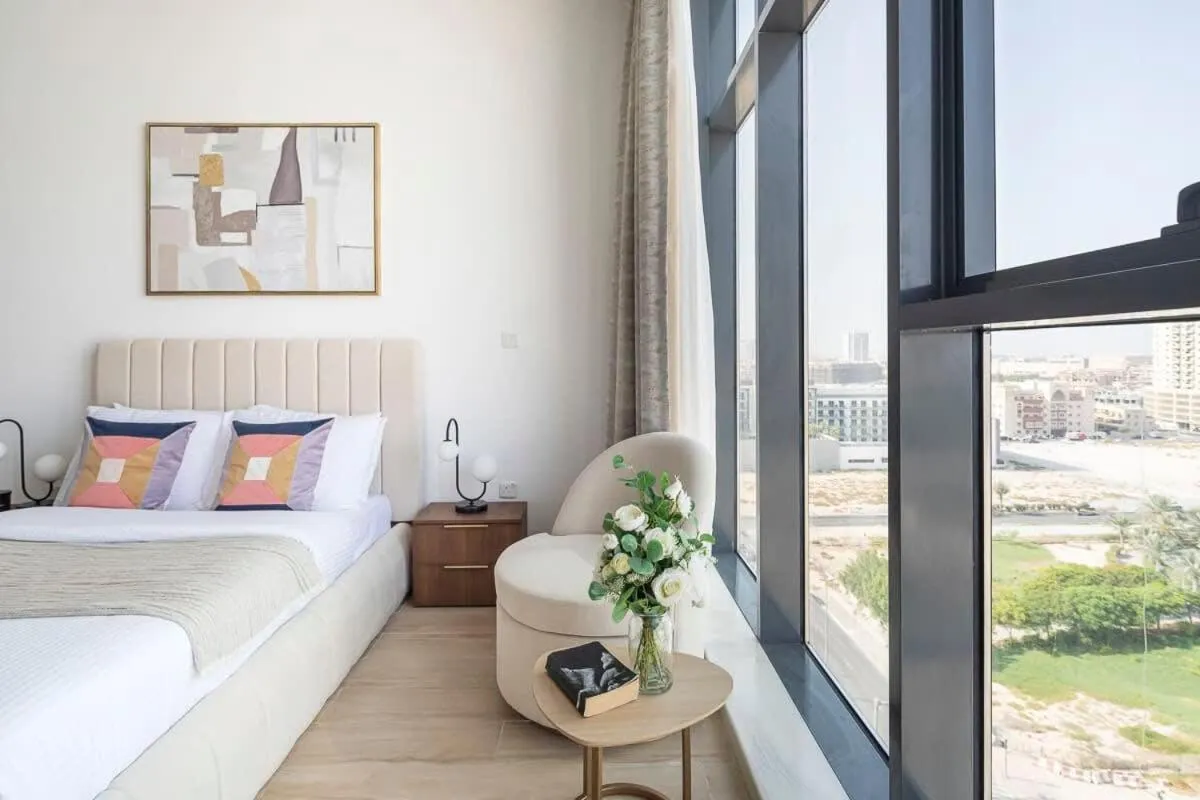 Bed in Frank Porter - Regina Tower