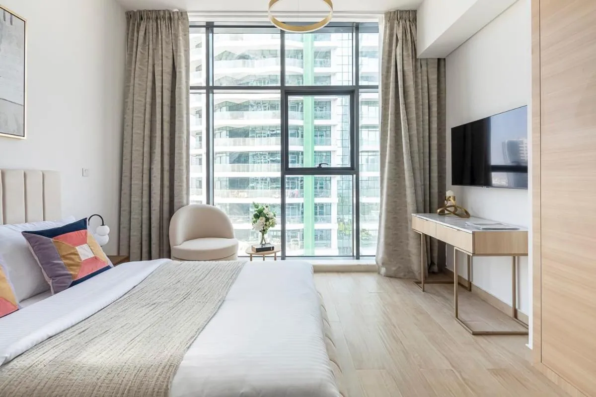 Bed in Frank Porter - Regina Tower