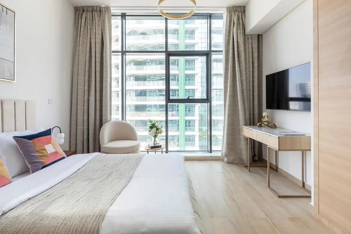 Bed in Frank Porter - Regina Tower