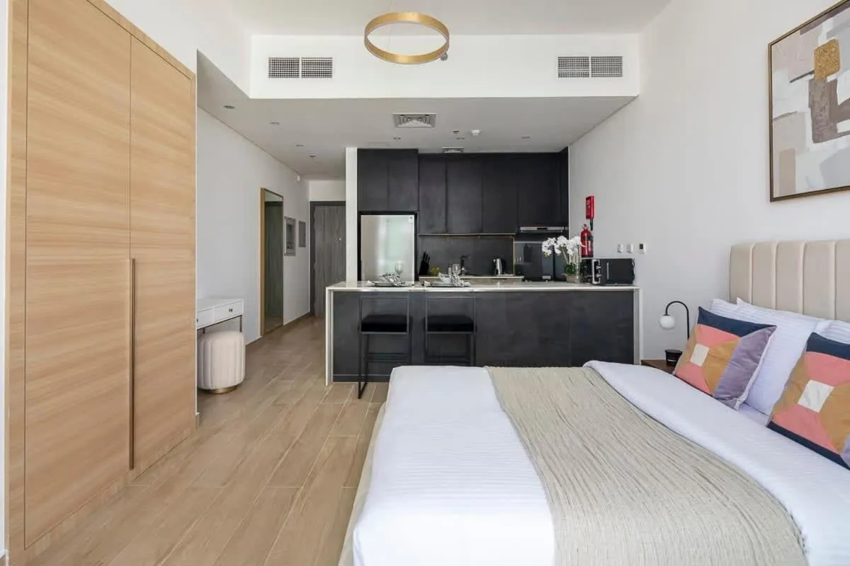 Bed in Frank Porter - Regina Tower