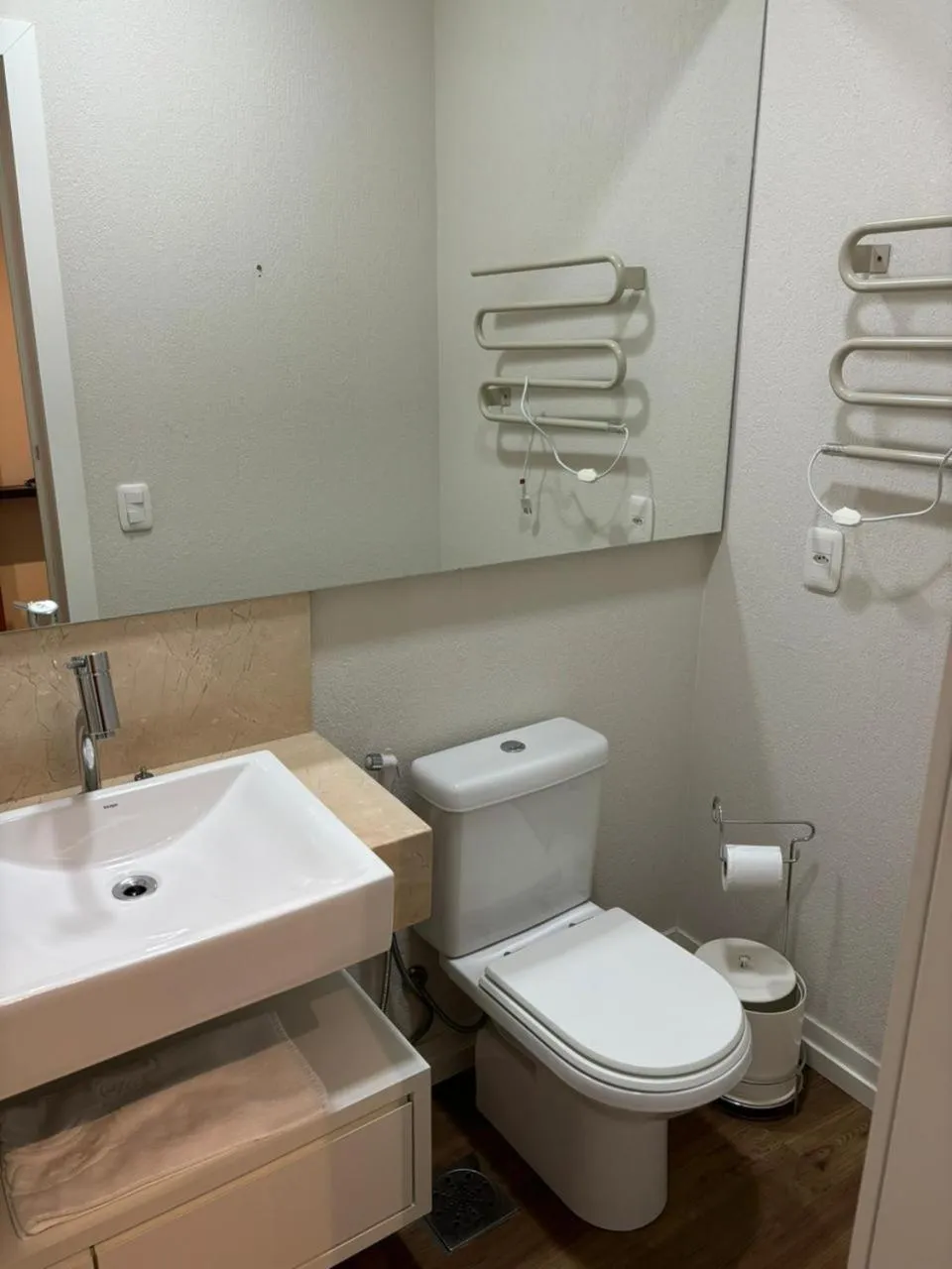 Bathroom in Flat em Gramado