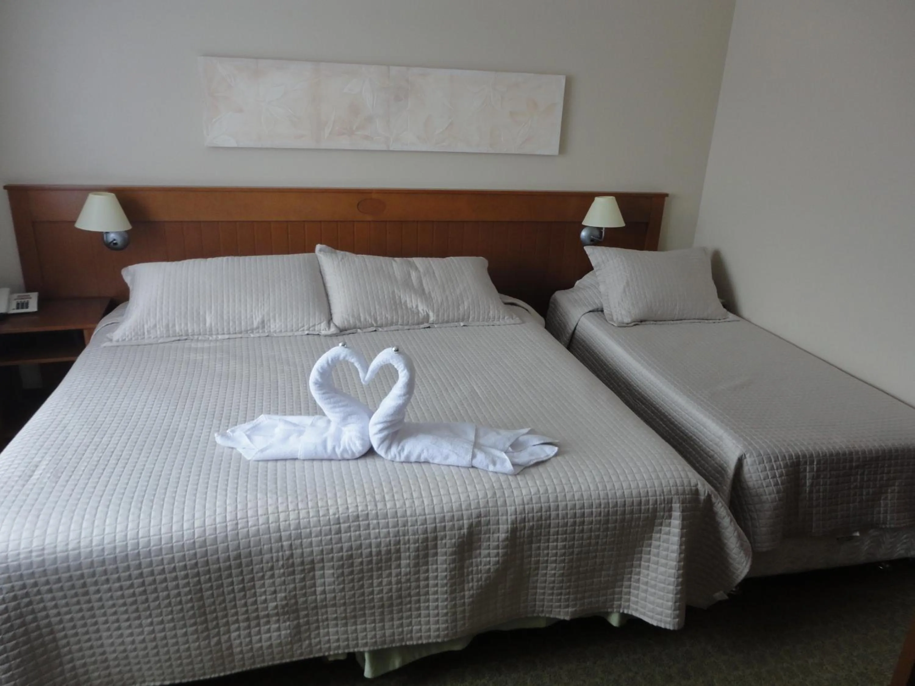 Bedroom, Bed in Flat em Gramado