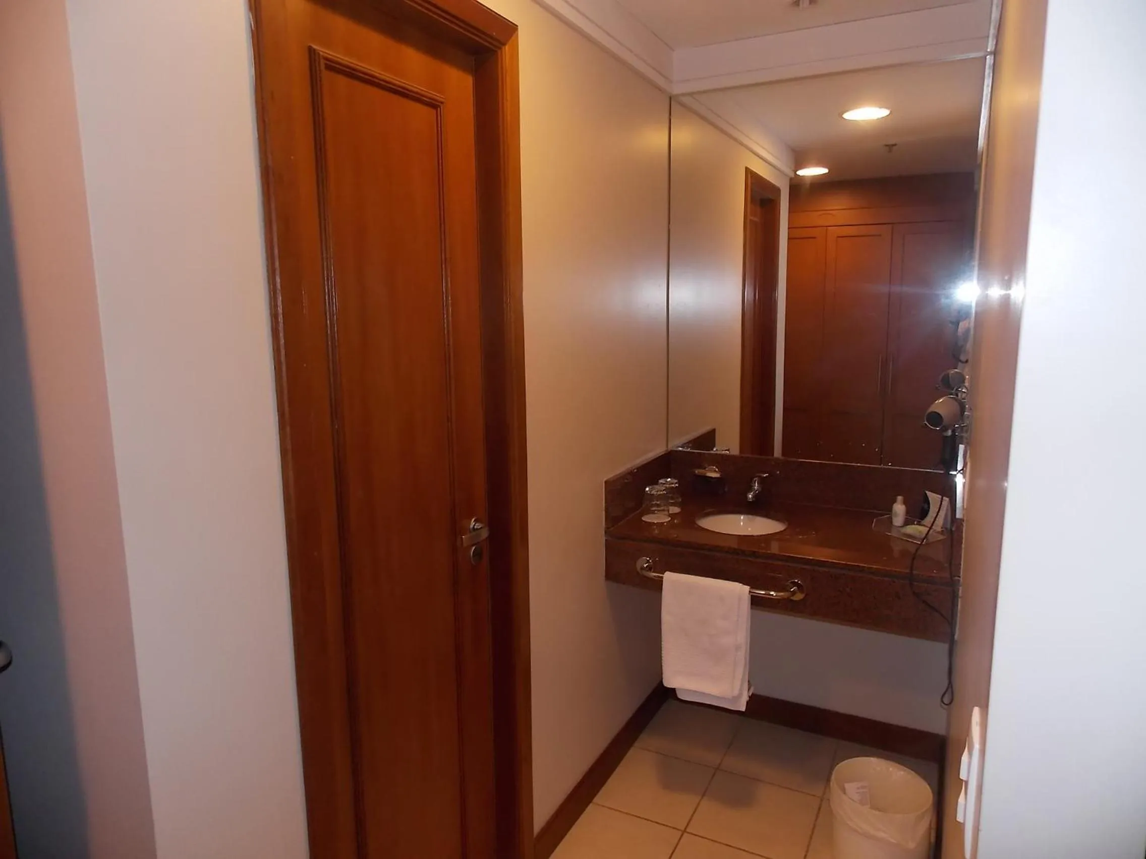 Bathroom in Flat em Gramado