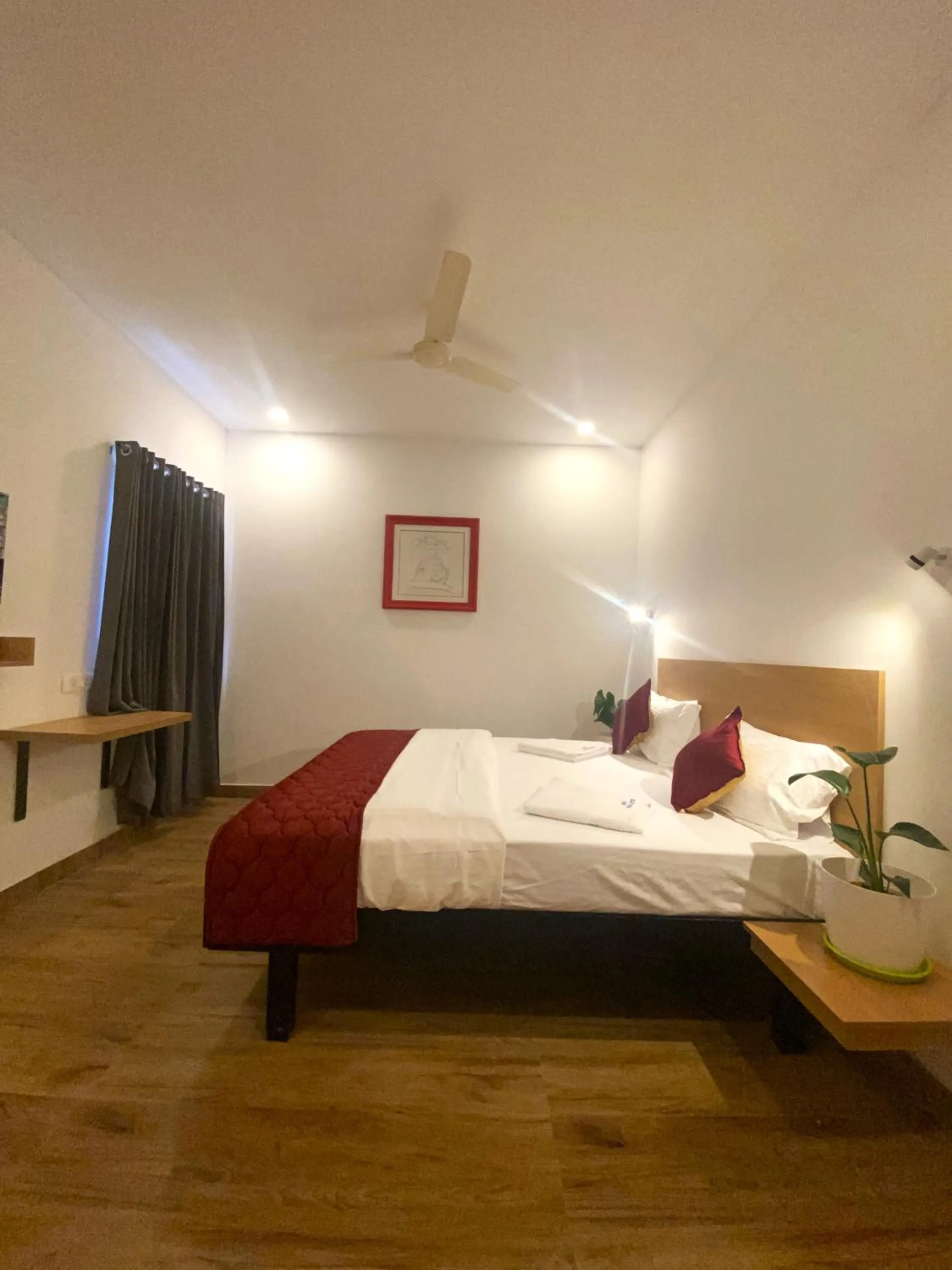 Photo of the whole room, Bed in Hotel Bluestone