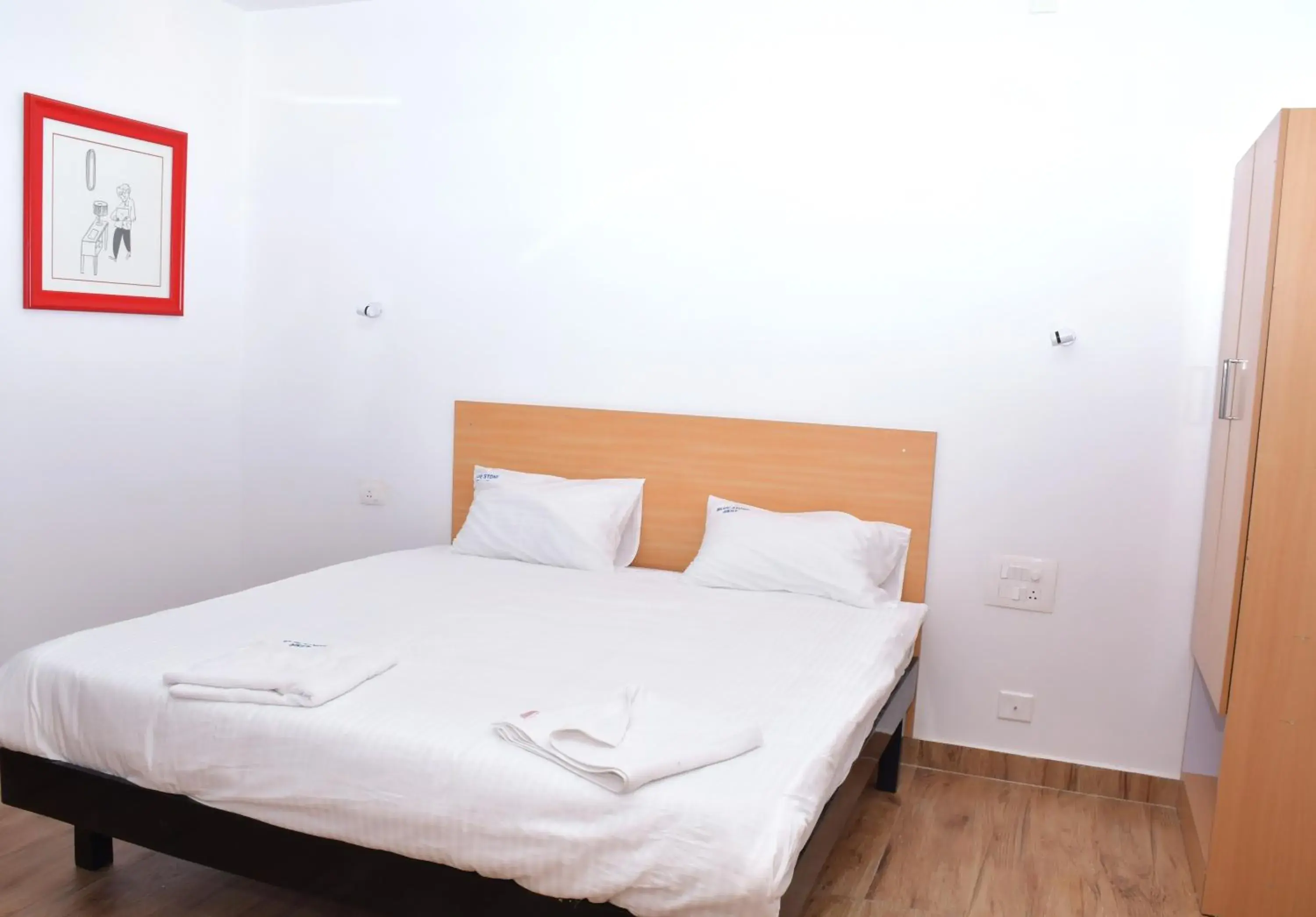 Deluxe Double Room (2 Adults + 1 Child) in Hotel Bluestone Deluxe Double Room (2 Adults + 1 Child) in Hotel Bluestone