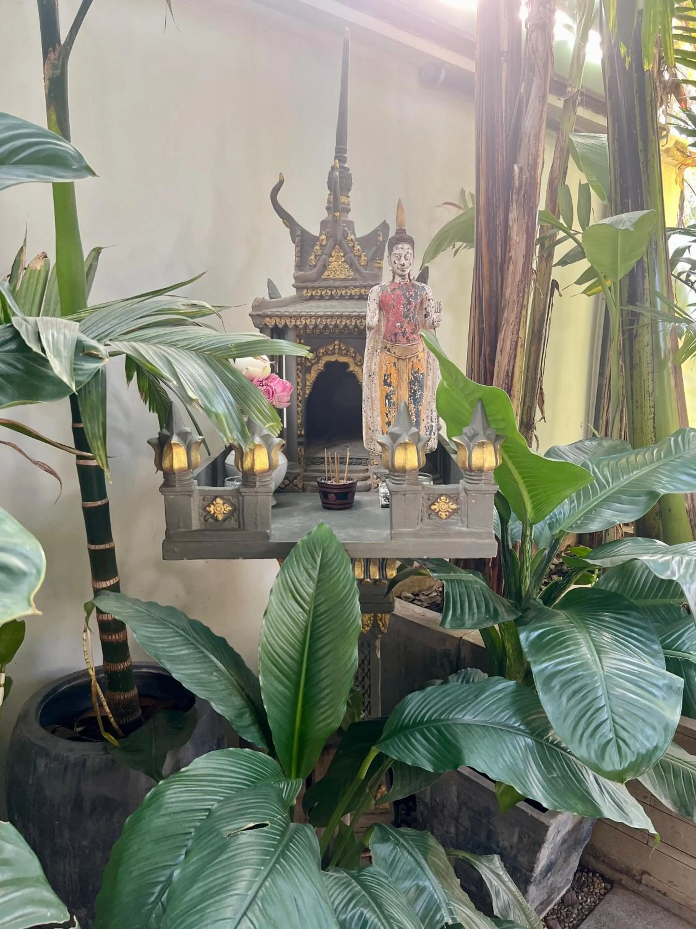 Property building in Maison Leab