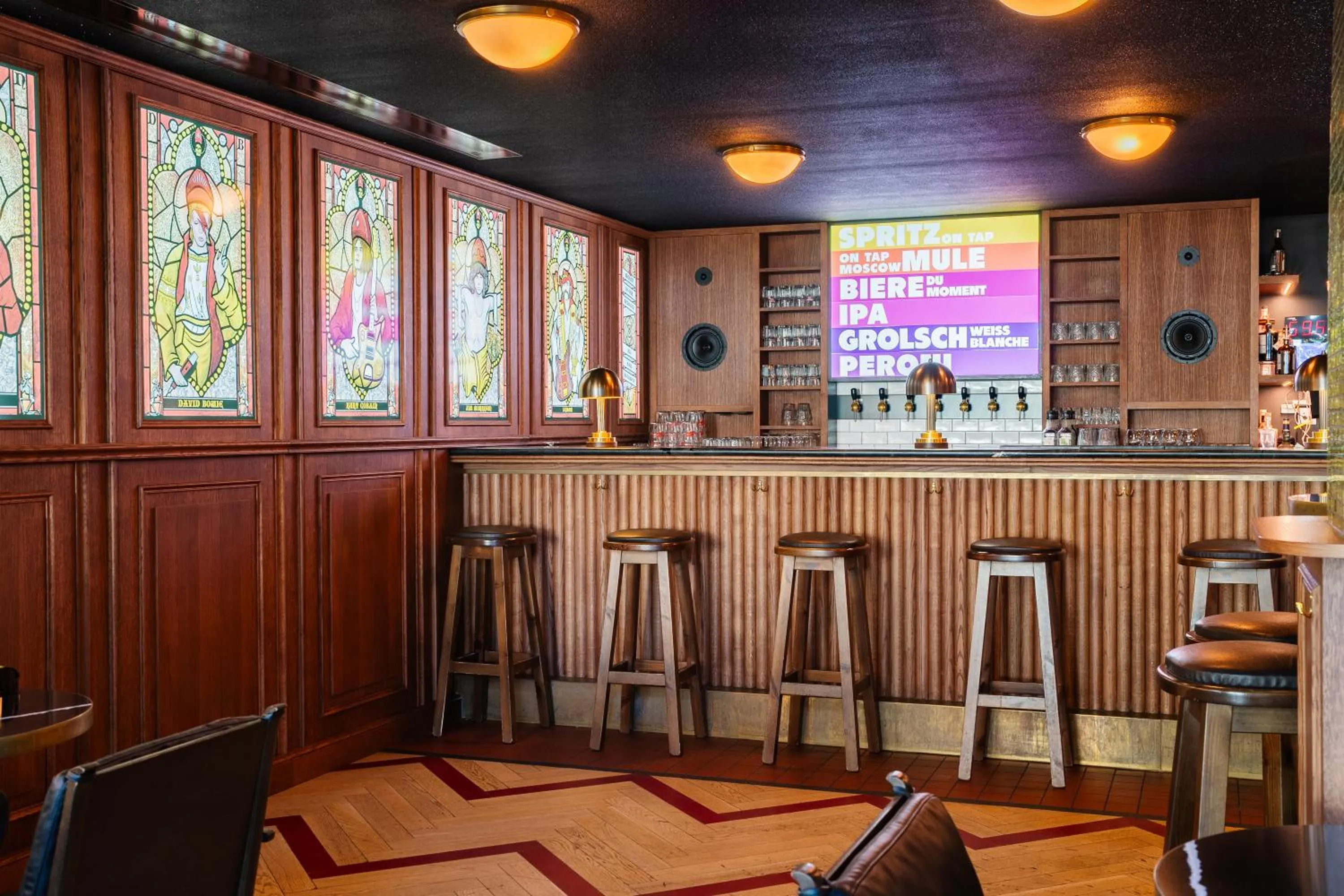 Lounge or bar in RockyPop Grenoble Hotel