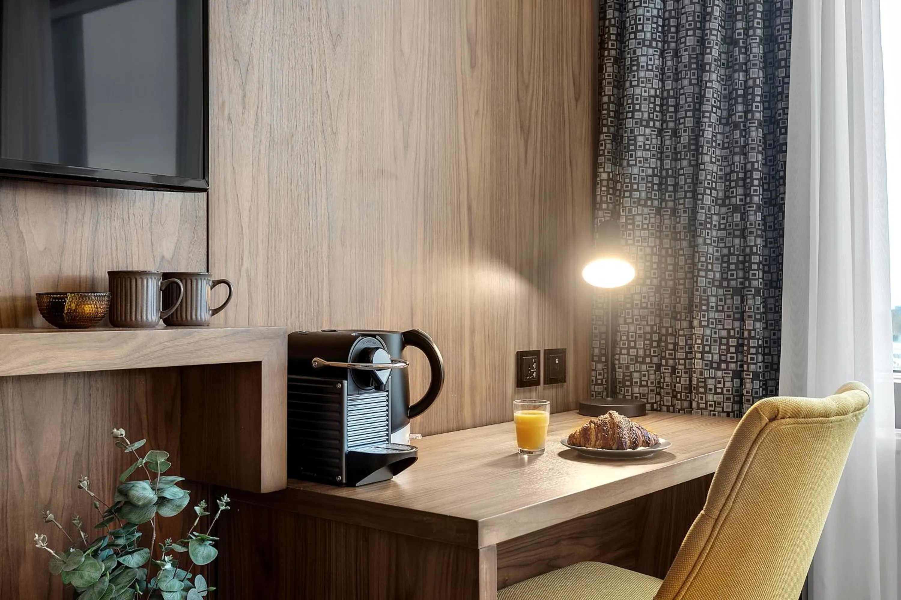Coffee/tea facilities in Alva Hotel